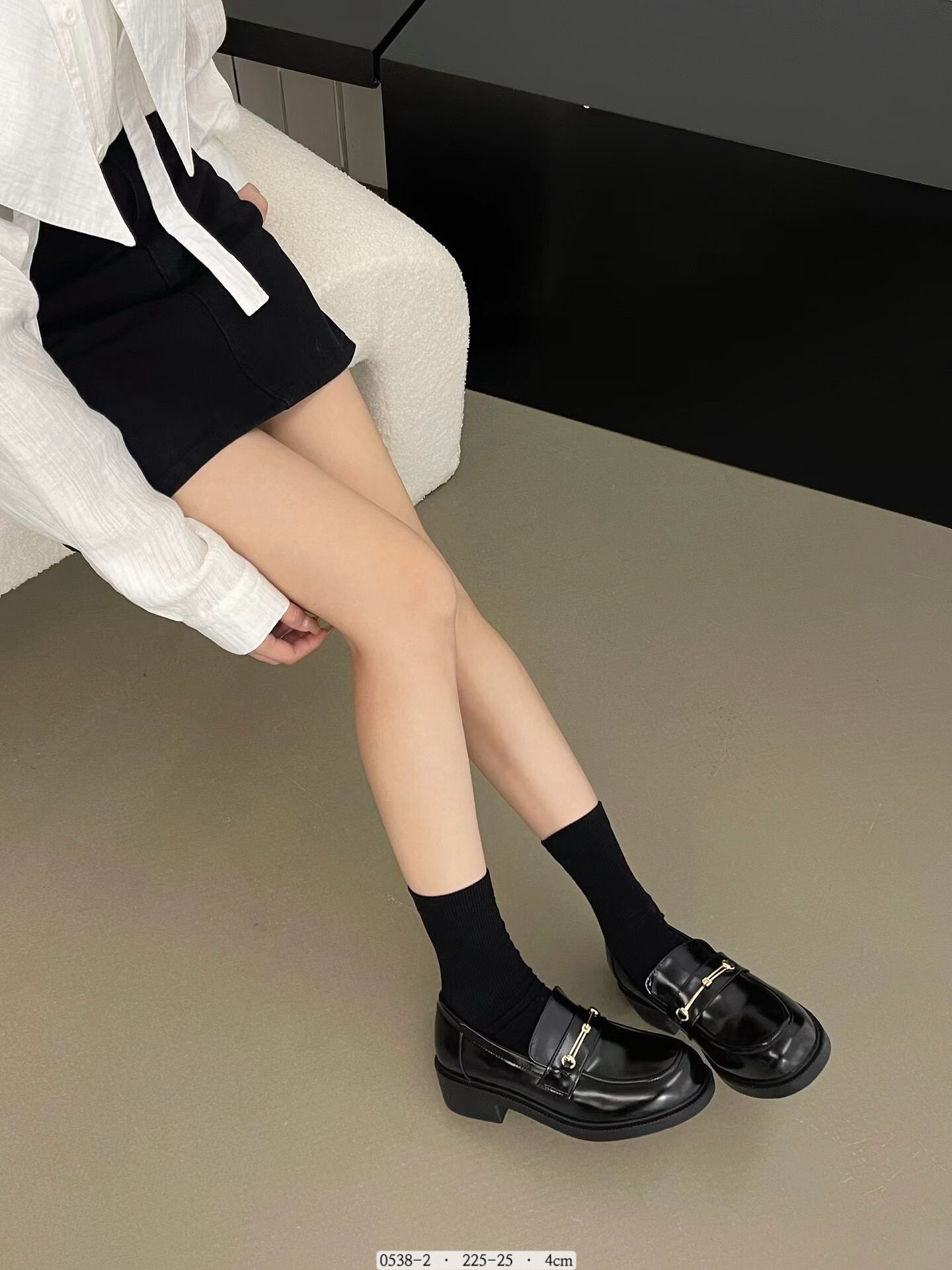 0538-2韓國霧光馬銜扣底樂福鞋