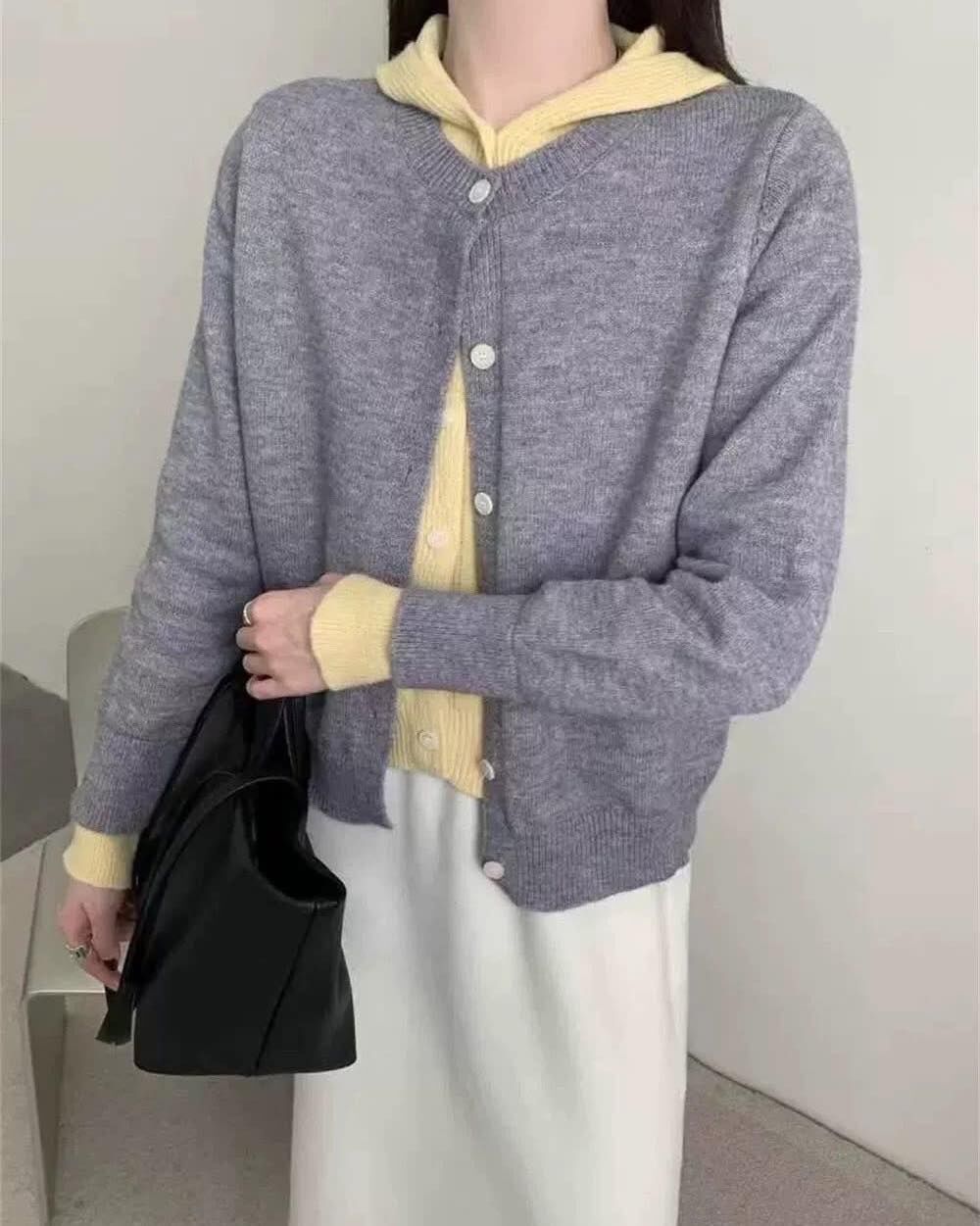 【氣質高雅的連帽假兩件針織上衣】（現貨）