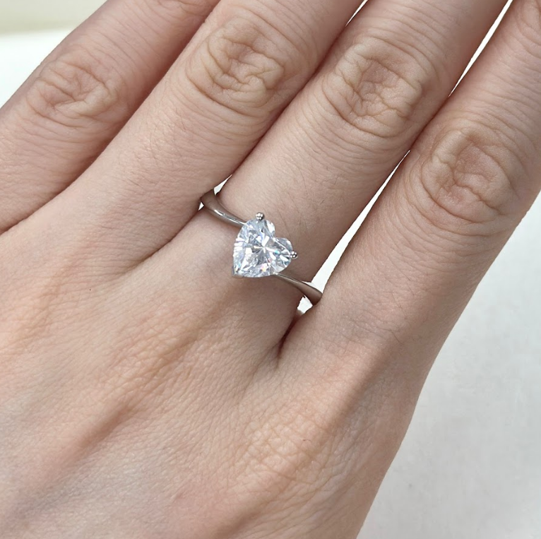 AP41 R6399 1Carat Heart Shape Swirl $380