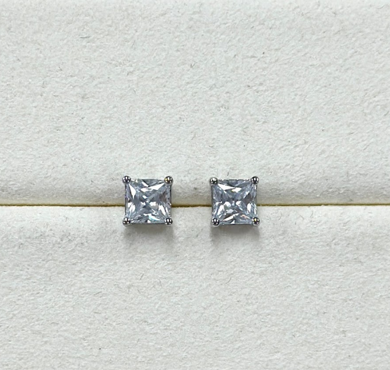 AP52 E3735 BBKC-E 1 Carat Princess Cut $298
