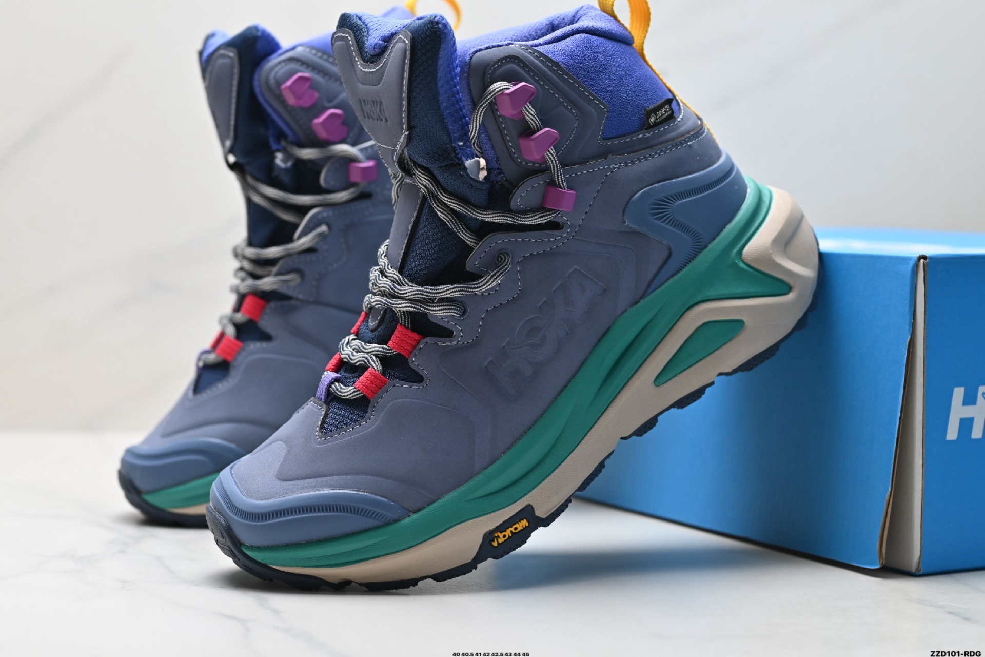 HOKA ONE ONE KAHA 3 HIGH GTX 高幫專業越野跑步鞋 實拍首發 更全面的性能再度進化 更舒適 更強保護 採用Vibram MEGAGRIP超強抓地外底鯊齒技術加持一牽引齒花將接觸表面積提升高達50% 增強了穩定性 含再生織物的GORE-TEX防水內靴精心打造而成 無懼風雨 結合為戶外徒步調校的雙密度泡棉中底 確保強大的支撐性與舒適度官方