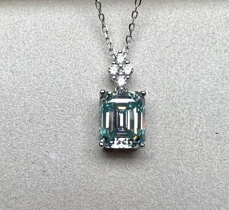 AP63 N2886 4ct Emerald Cut 莫桑頸鏈（帕拉伊巴色） $680
