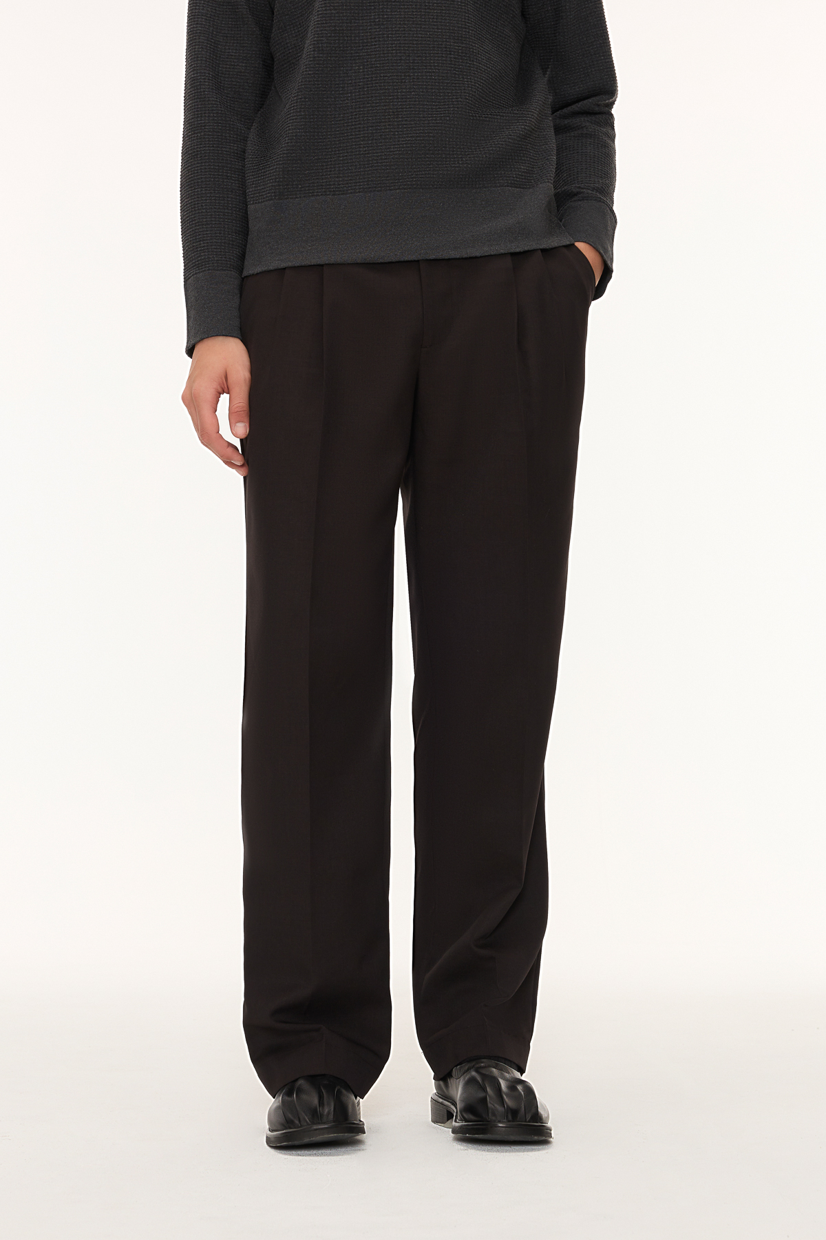 PACE 挺料打褶寬褲 男（黑色）