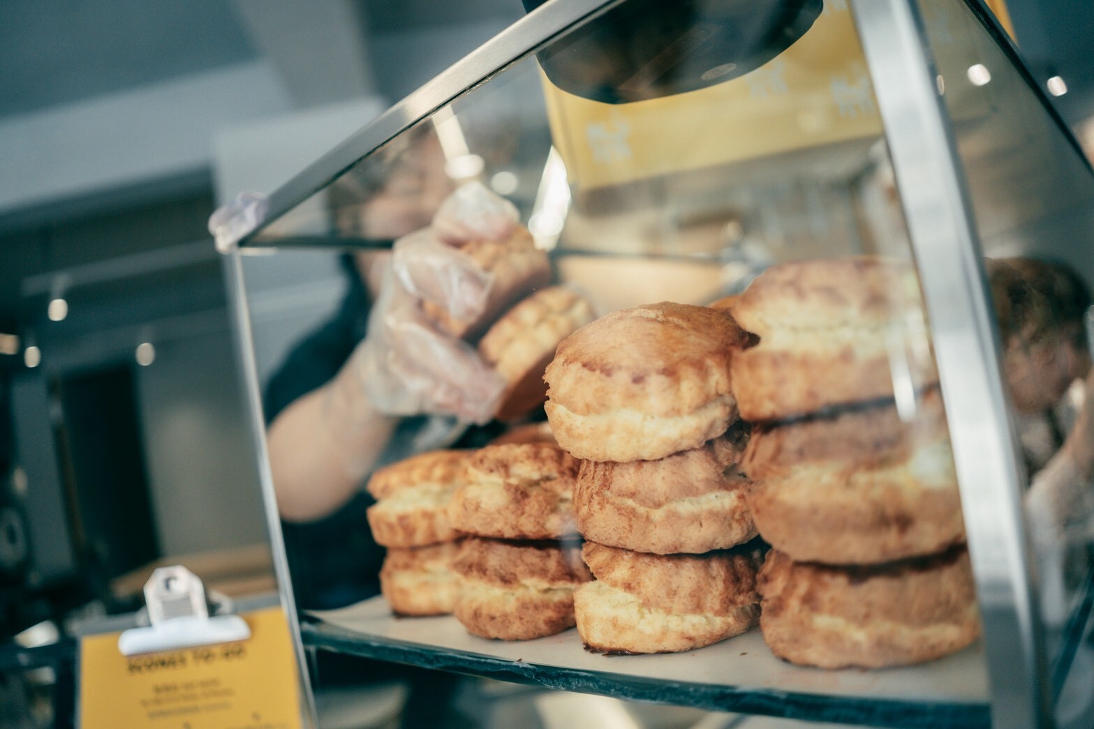 【THE FOX COFFEE CLUB Lara 老師：狐狸司康｜手作司康x風味變化課】2026.4.22(三)實體課程