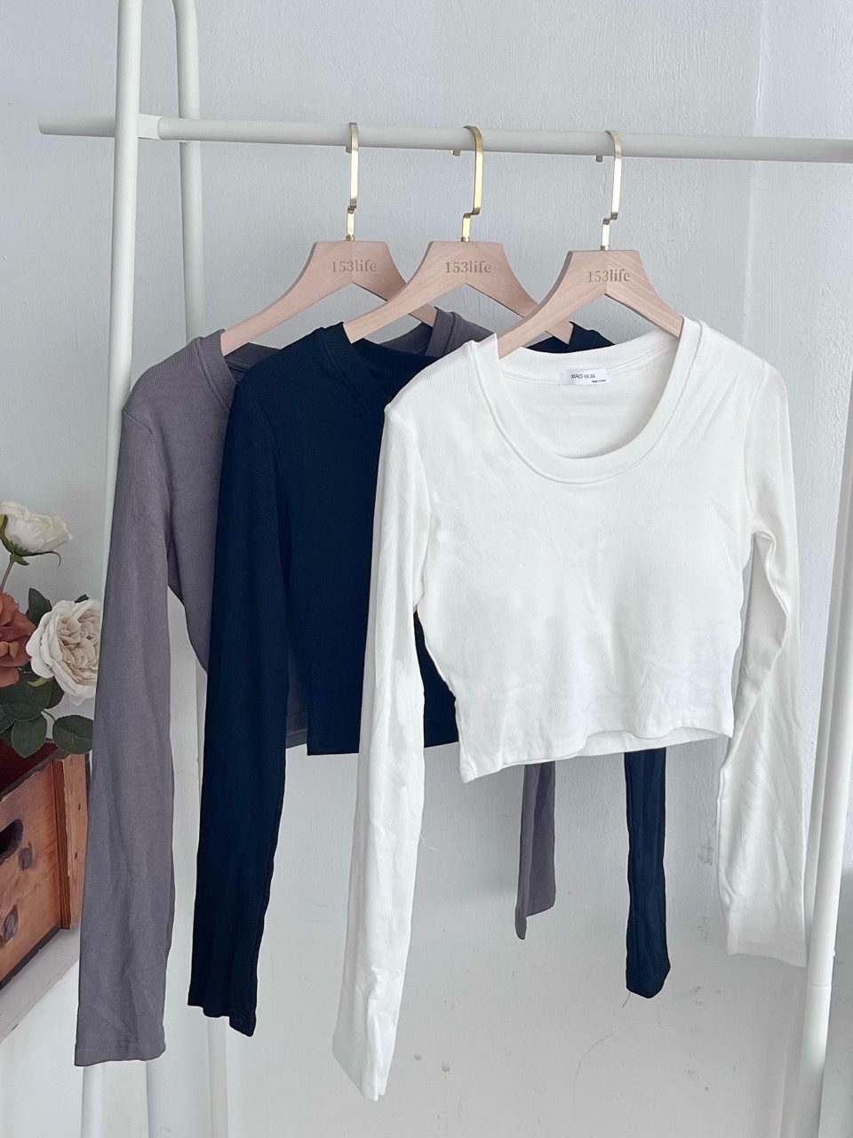 |現貨|圓領帶杯短版長袖帶bra上衣(4色)