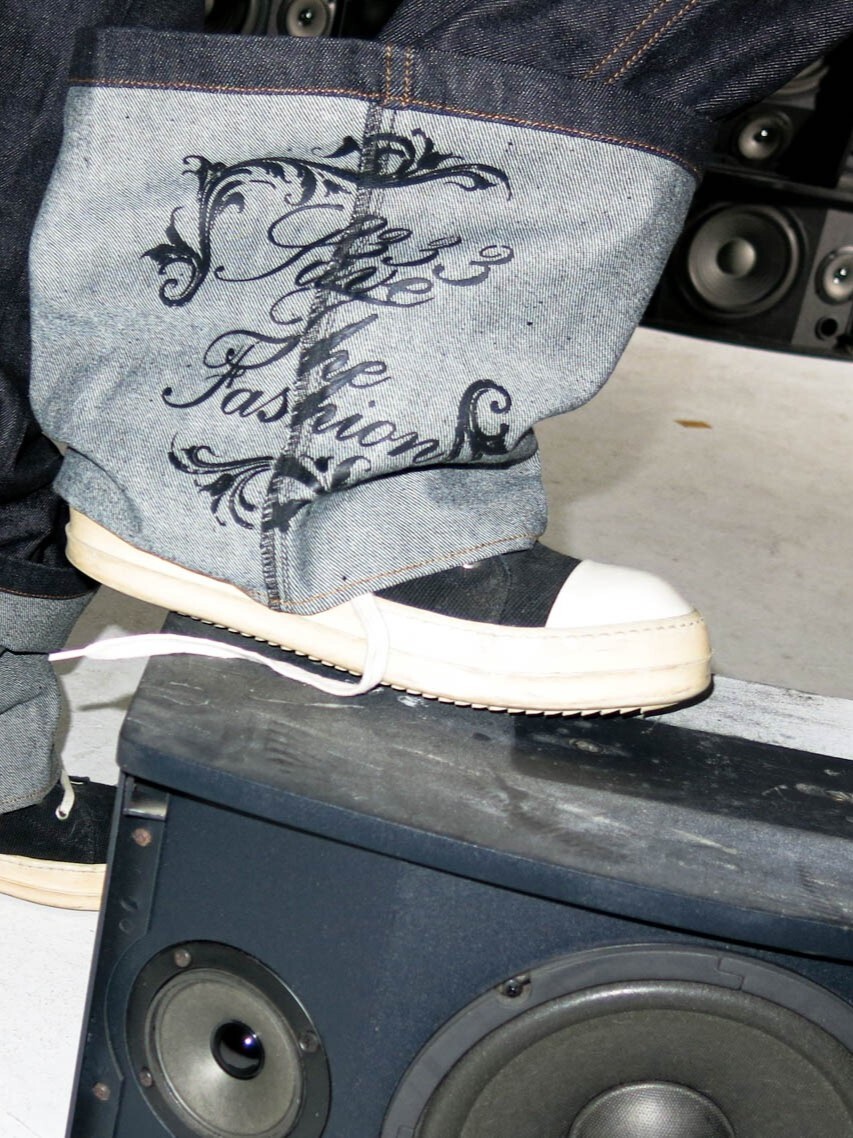 PCCVISION 3MAN0N 翻摺巴洛克刺繡 微喇叭 牛仔褲