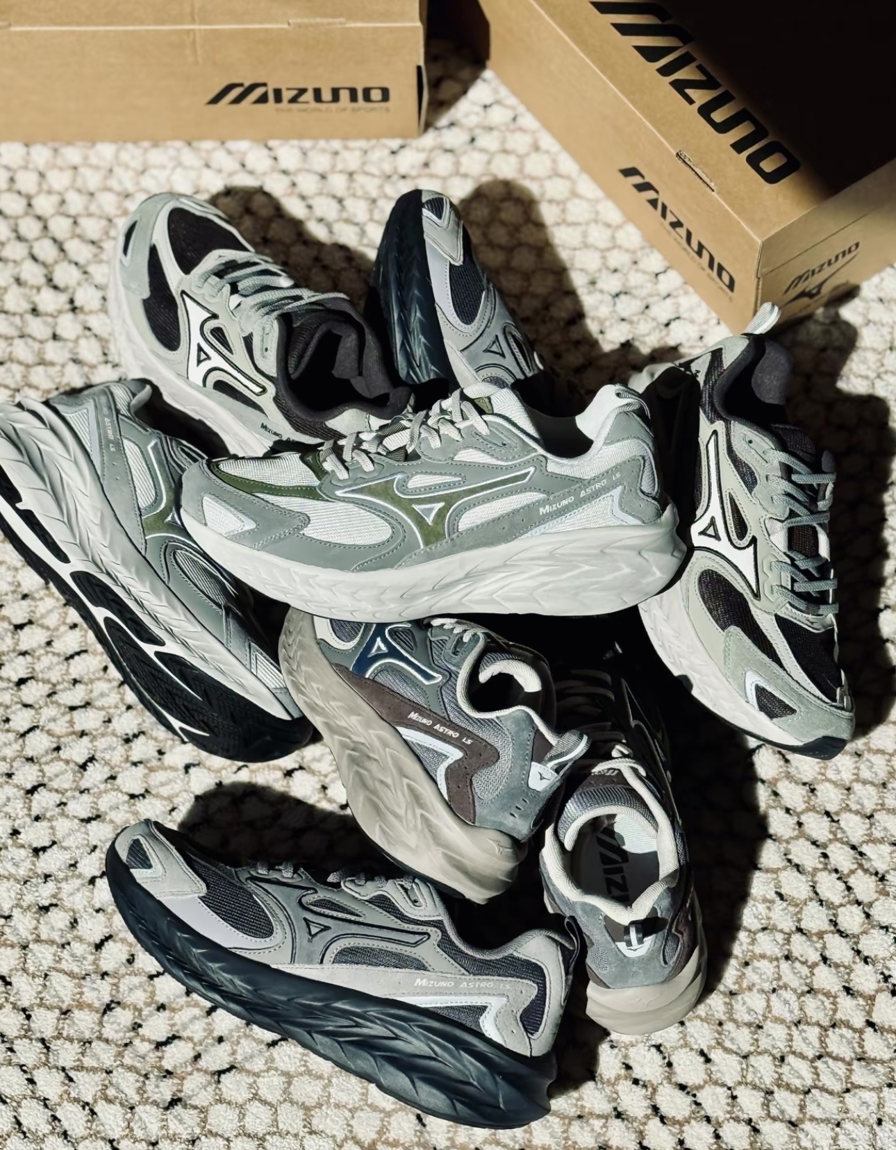 [預訂] Mizuno Astro LS