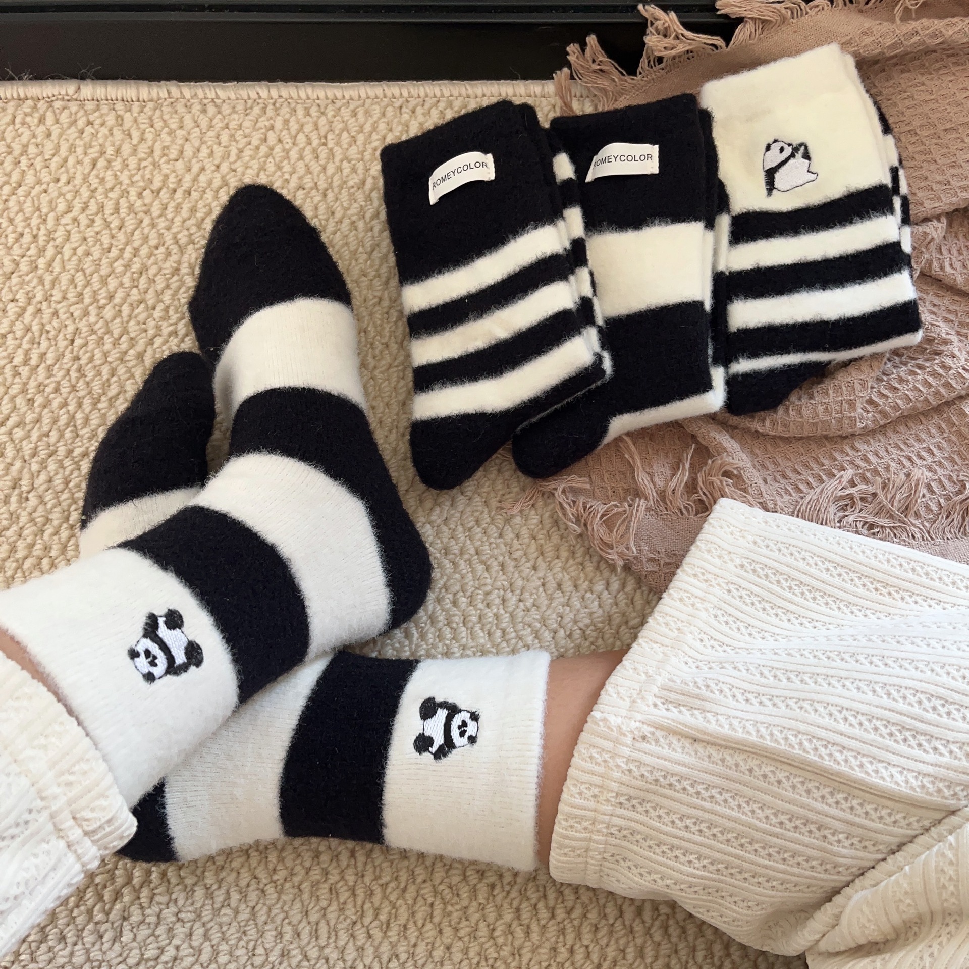 《6310》♾️熊貓條紋澳絨秋冬襪