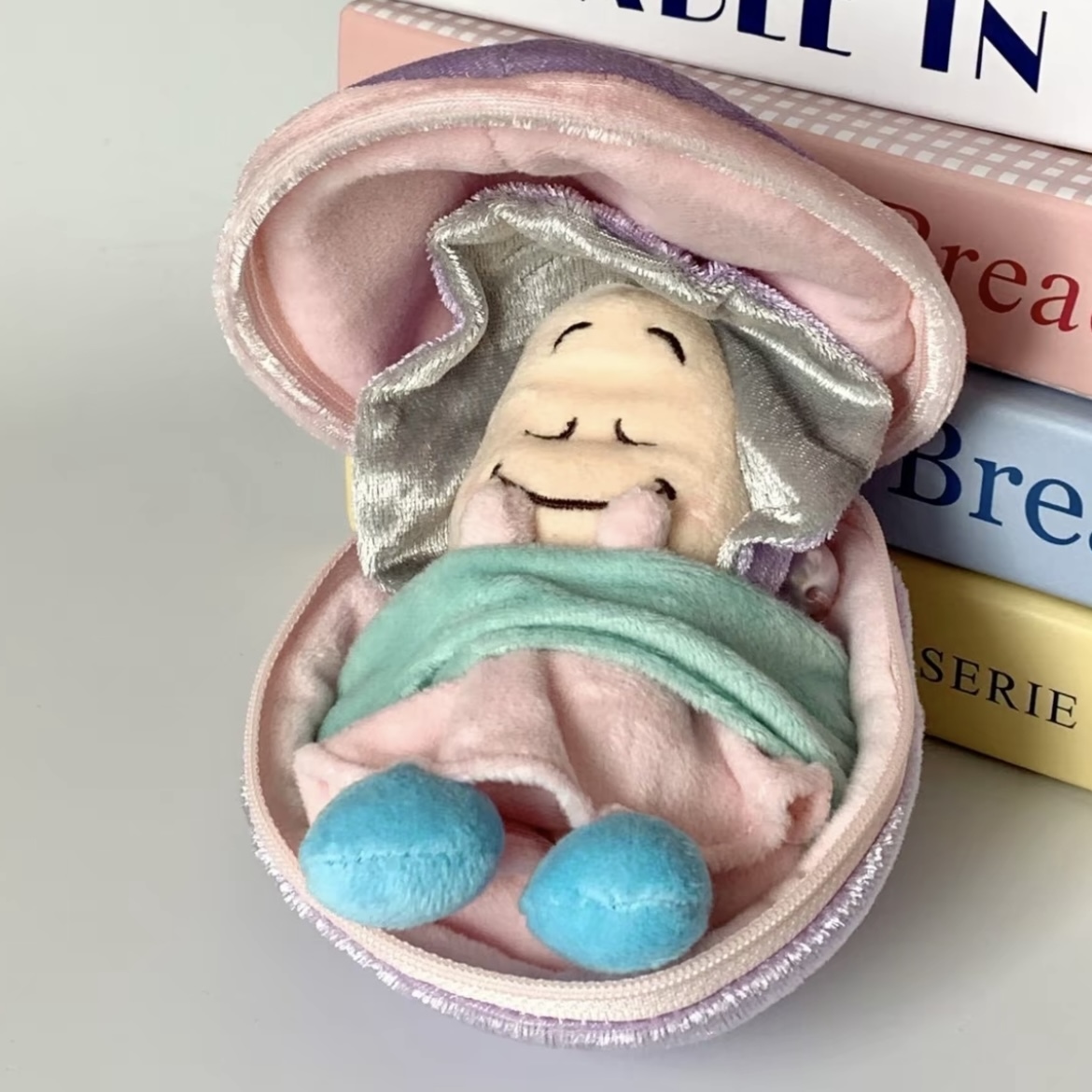 DISNEY STORE 迪士尼 牡蠣寶寶 閉眼托腮 毛絨玩偶 可開合 拉鍊開關 12CM