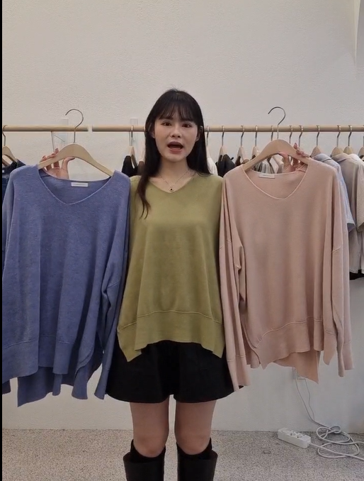 FP5130 混羊毛前短開叉V領上衣