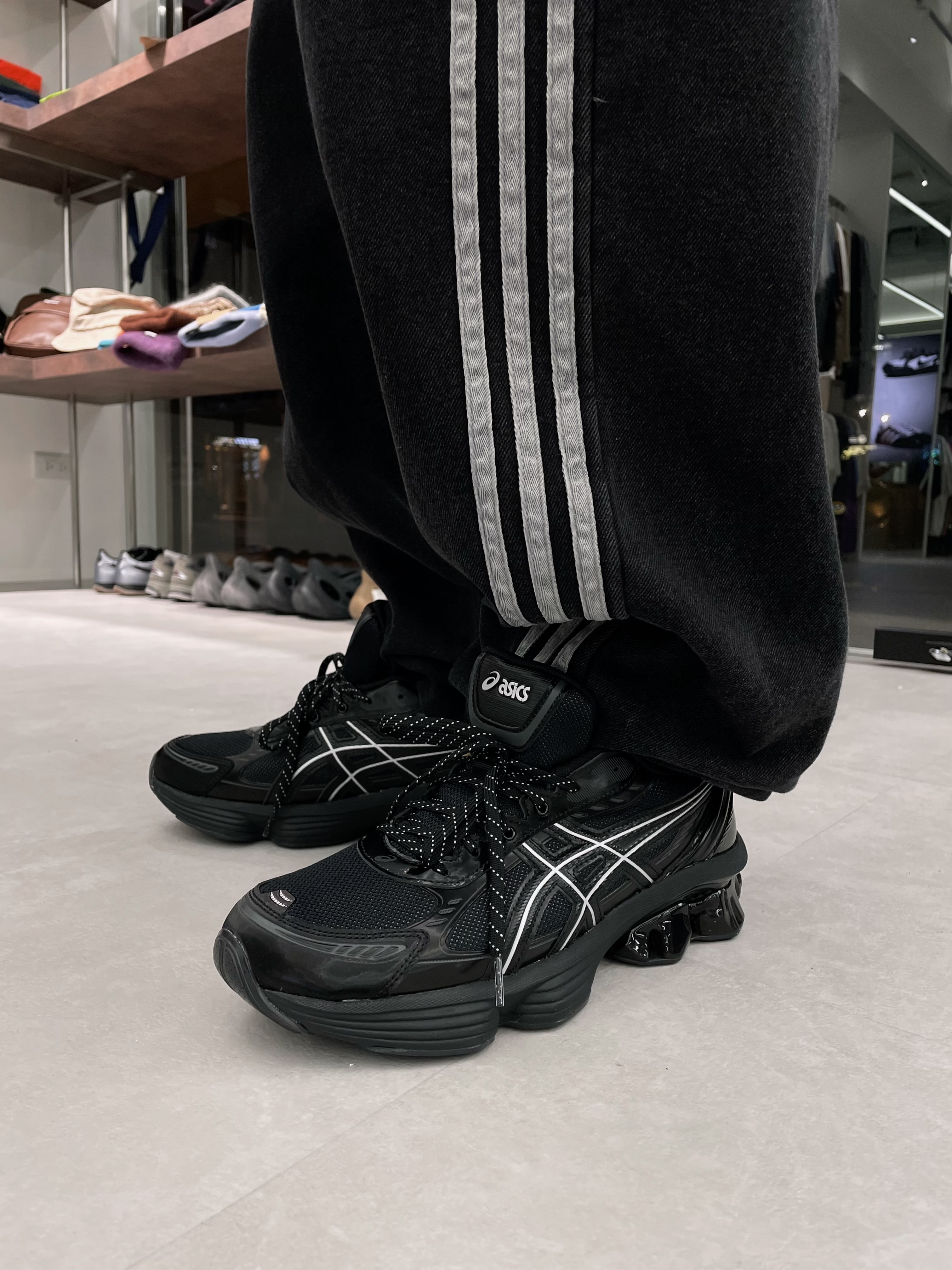Asics GEL-KINETIC FLUENT 銀黑