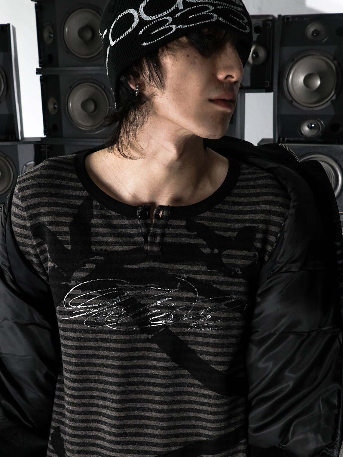 PCCVISION 3MAN0N FETISH 黑灰條紋 閃粉印花 修身長袖T