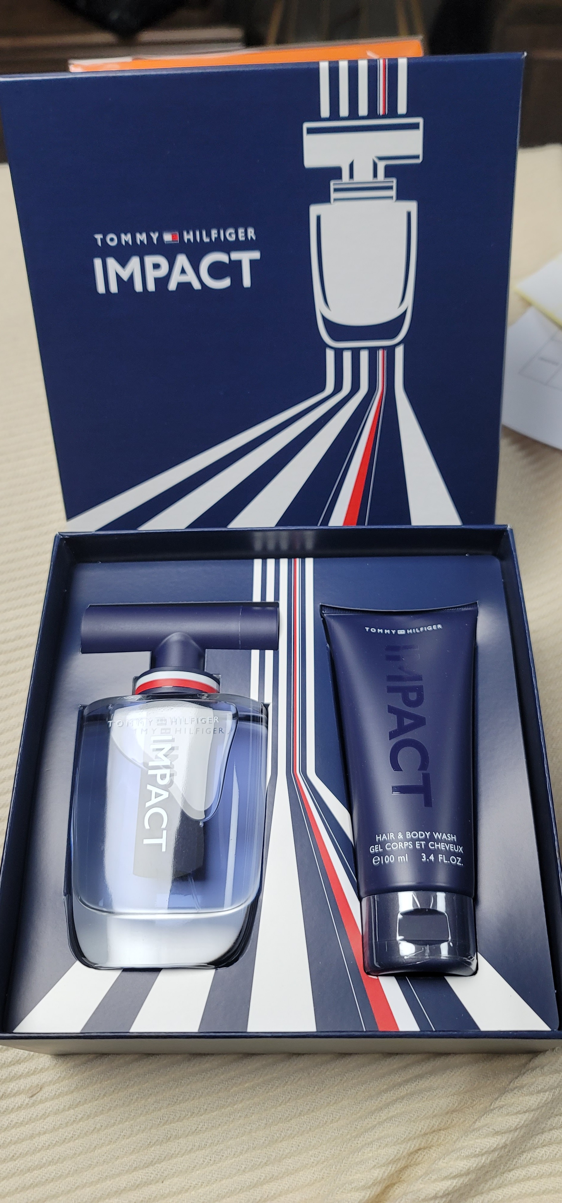CF1802  TOMMY IMPACT SPRING 24 GIFTSET EDT 100ML &HAIRBODY 100ML & 4ML VIAL