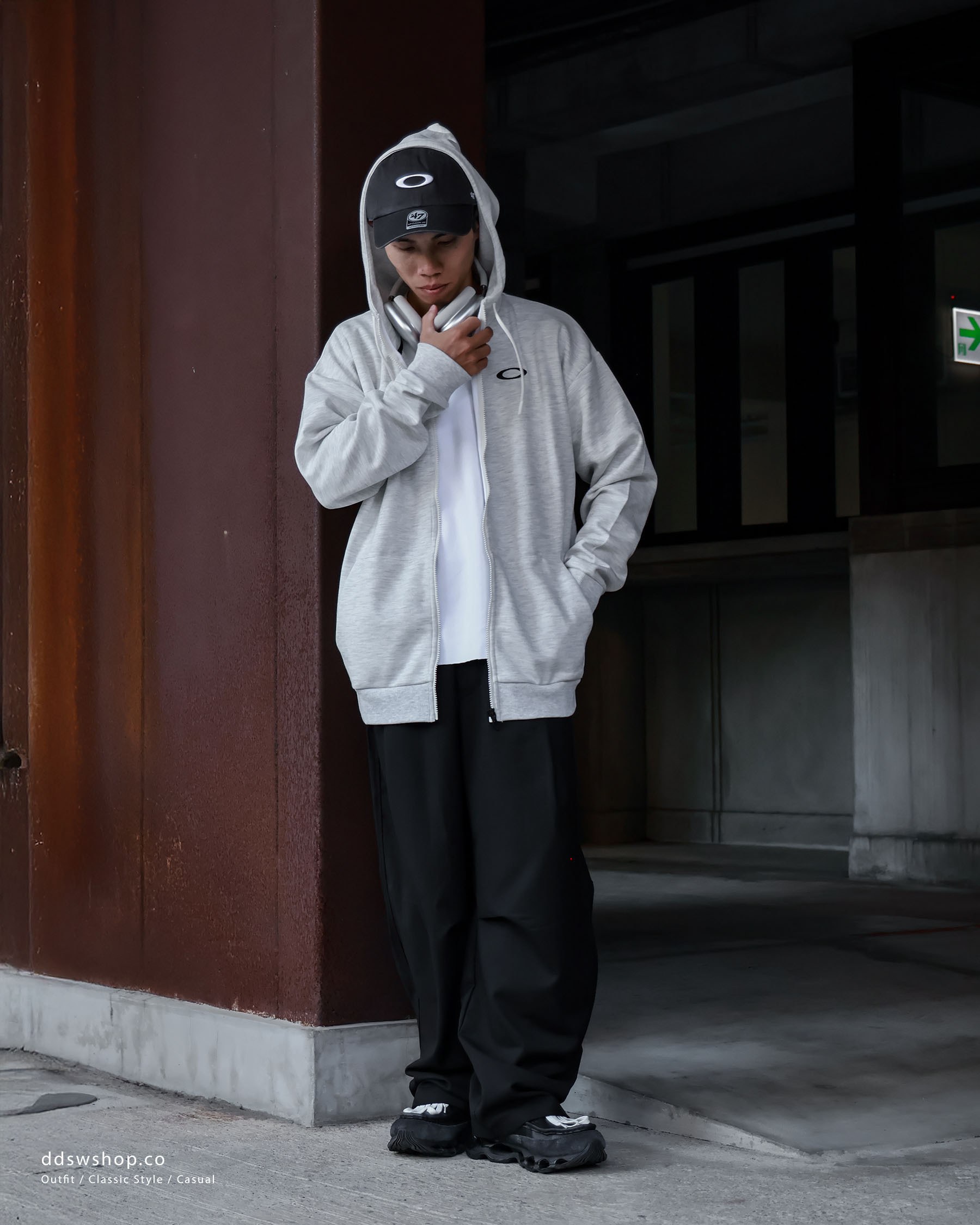 "代購" Oakley Foundational Fleece Jacket 1.0 / FOA408205 連帽外套