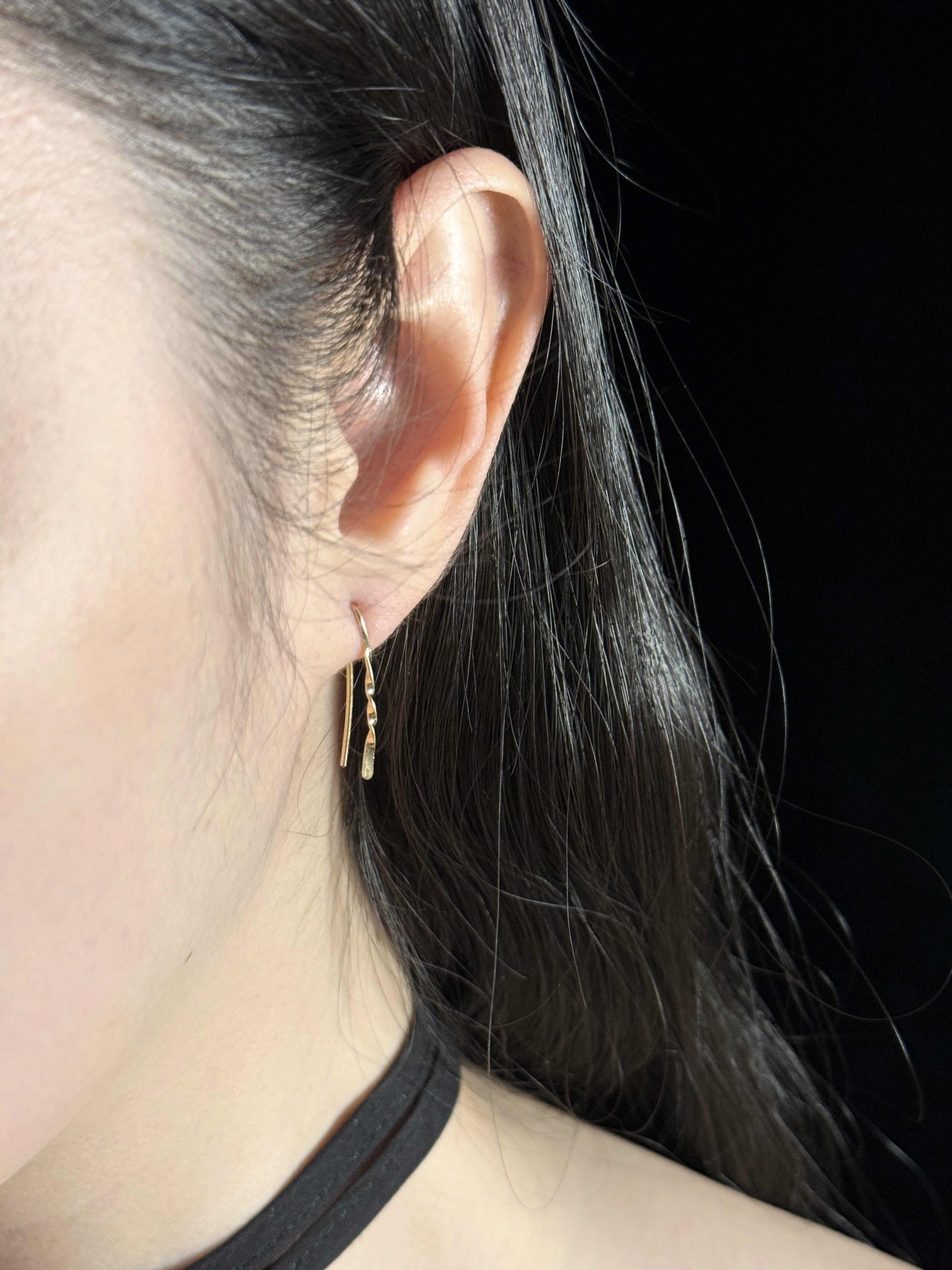 流光扭轉彎月耳環