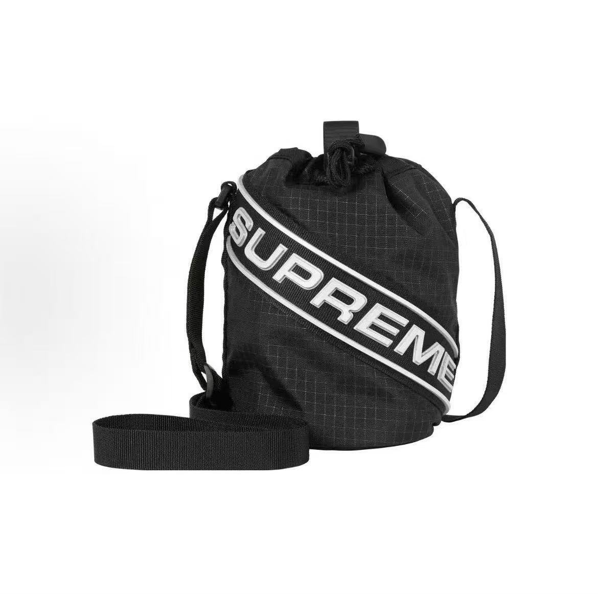 Supreme FW23 Week 1 Small Bag 字體反光斜跨包 (4色)