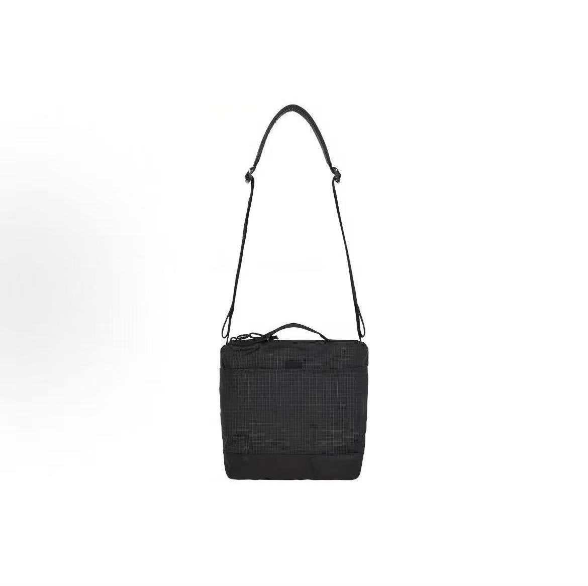 Supreme FW23 Week 1 Shoulder Bag 字體反光斜跨單肩包 (4色)