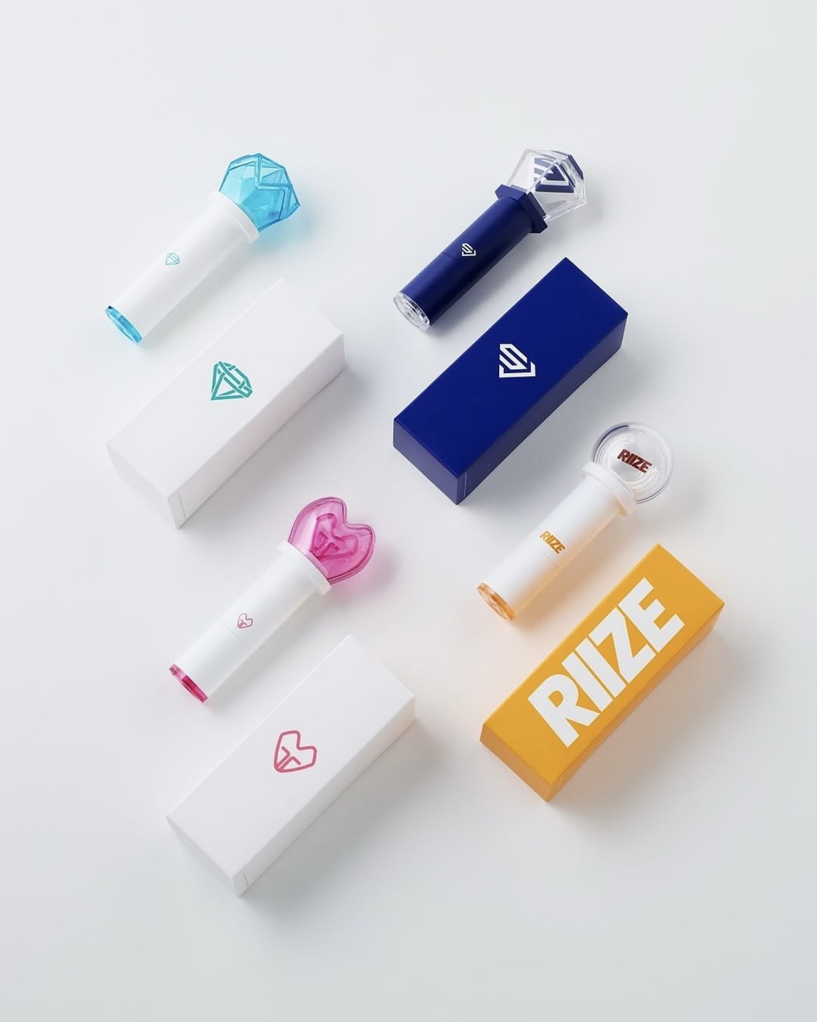 SM x Fansignal 迷你手燈棒 造型 護唇膏