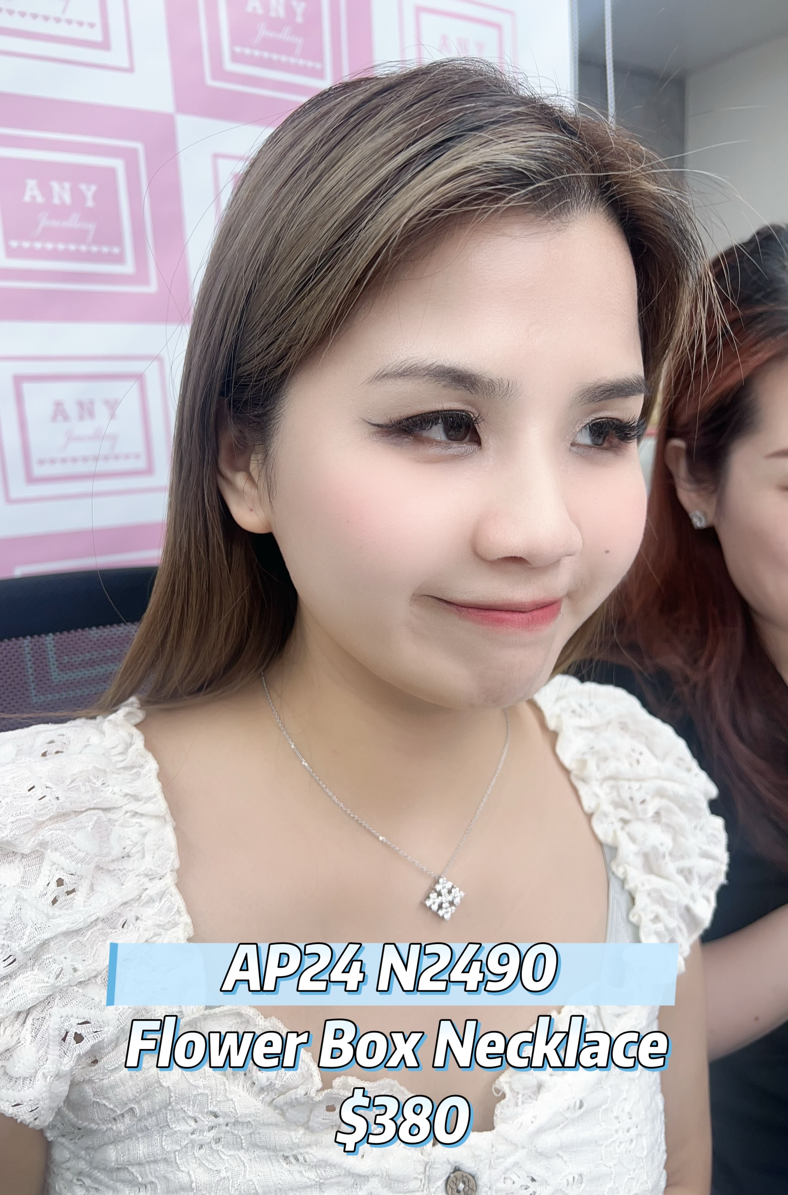 AP24 N2490 Flower Box Necklace $380