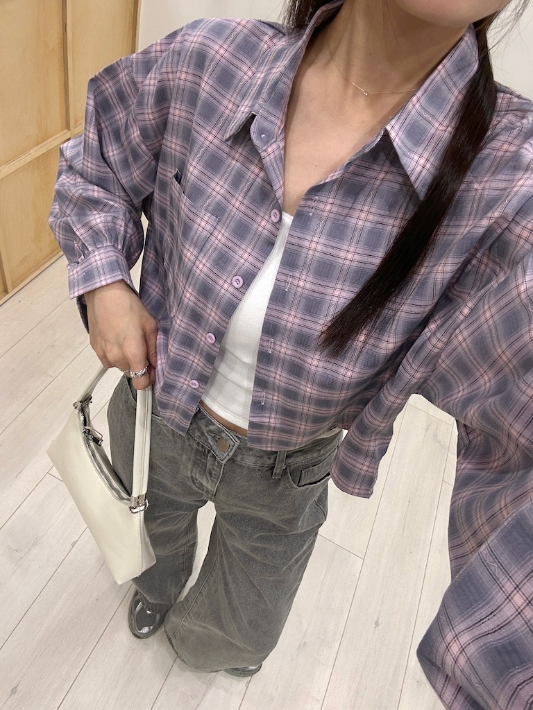 蛋糕咬一口短版格紋襯衫