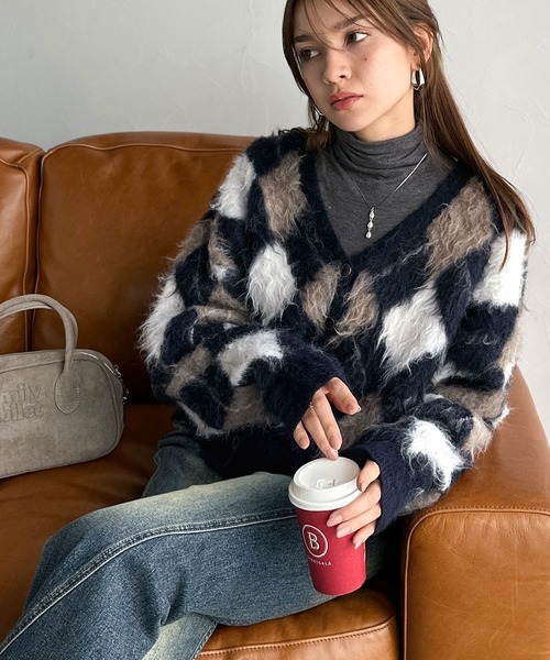 日本🇯🇵連線 Mily Bilet 拉絨菱形V領針織開襟衫 拉絨材質 毛絨 針織衫 開襟衫 套頭衫 長袖 3色(任買兩件711免運)/預購