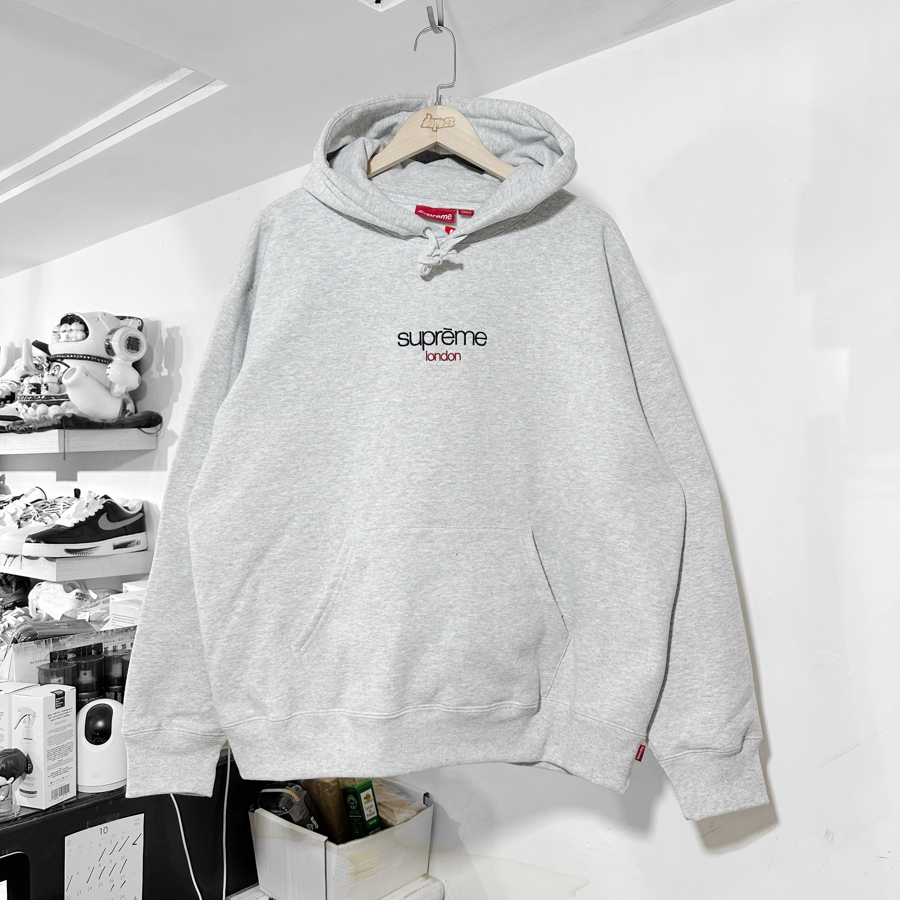 Supreme FW25 Classic Logo Shop Hooded Sweatshirt Ash Grey London Exclusive 倫敦實體店限定