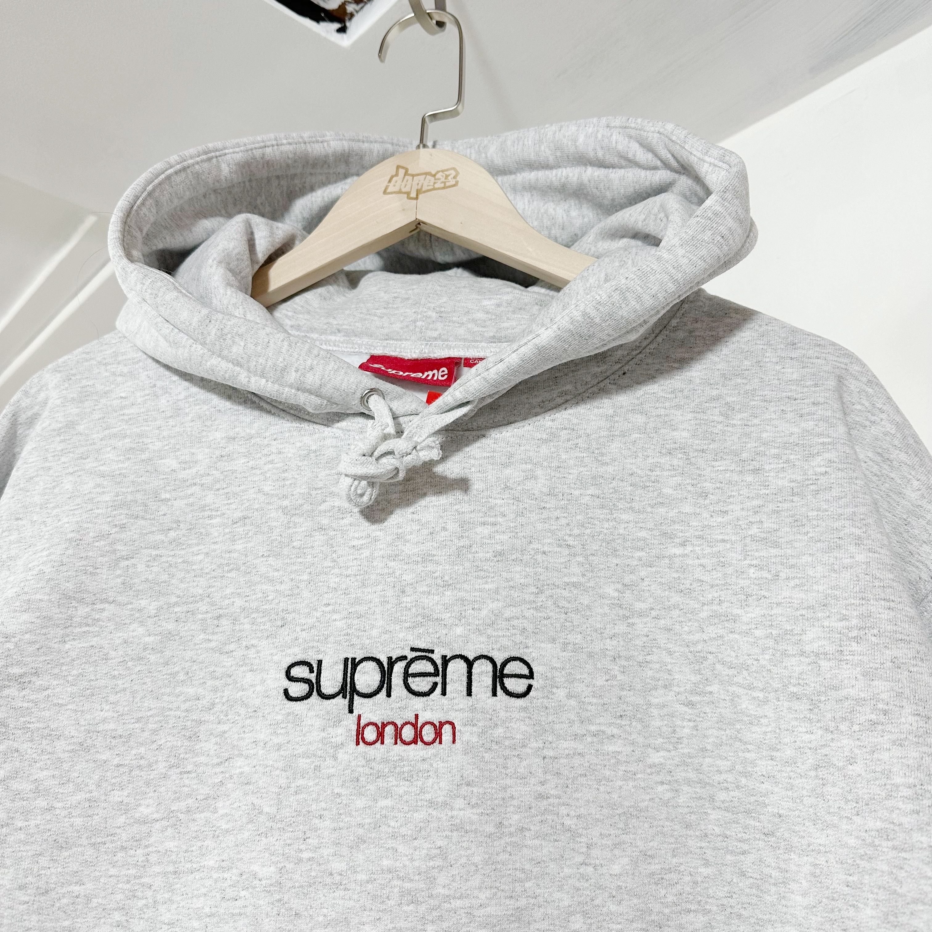 Supreme FW25 Classic Logo Shop Hooded Sweatshirt Ash Grey London Exclusive 倫敦實體店限定