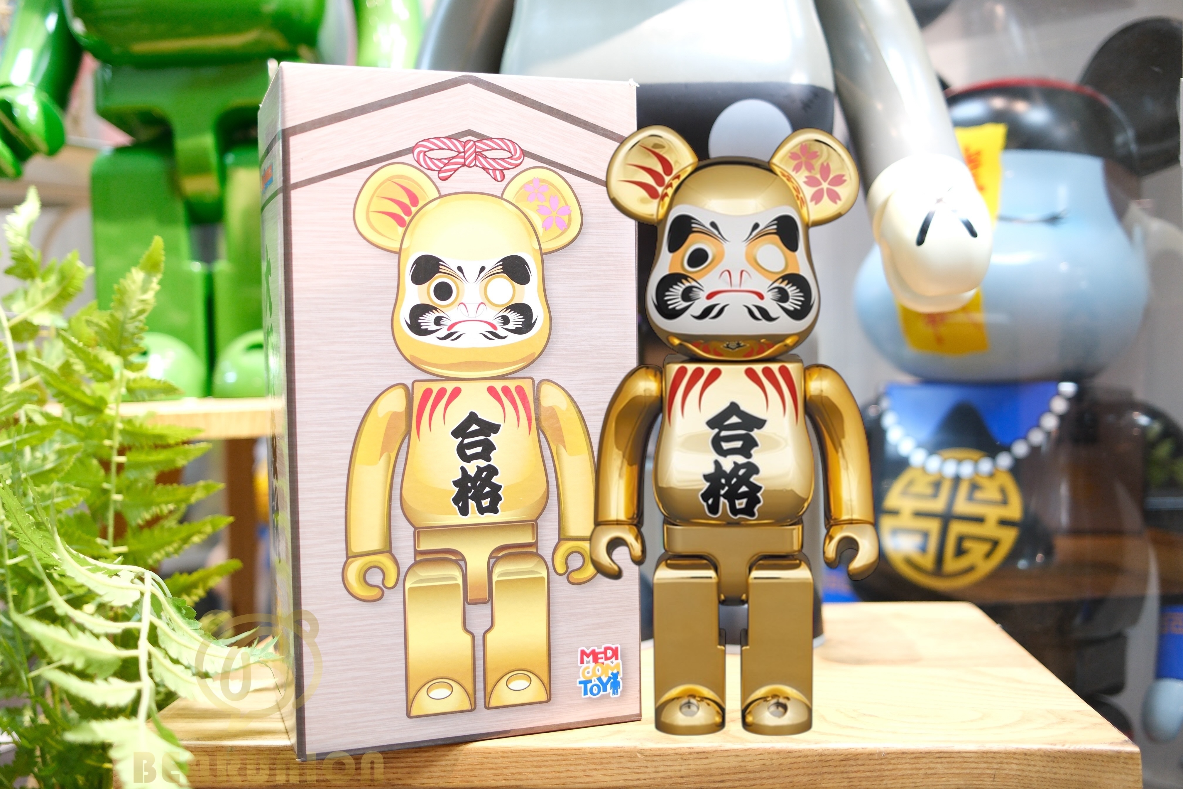 🥇現貨🥇Bearbrick Daruma “GOUKAKU” Gold Plated 400％