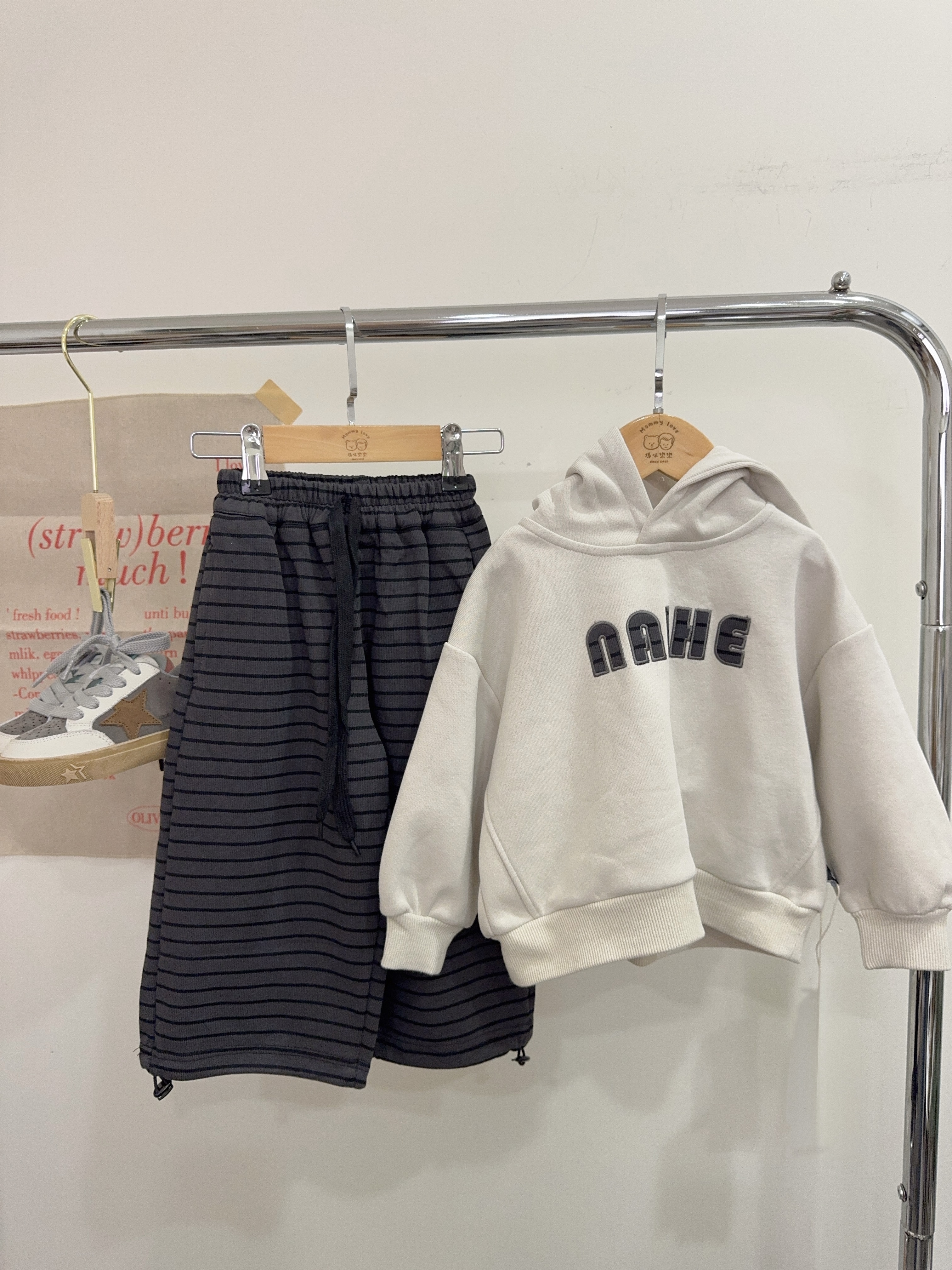 NH6728貼布連帽上衣＋條紋褲套裝c199