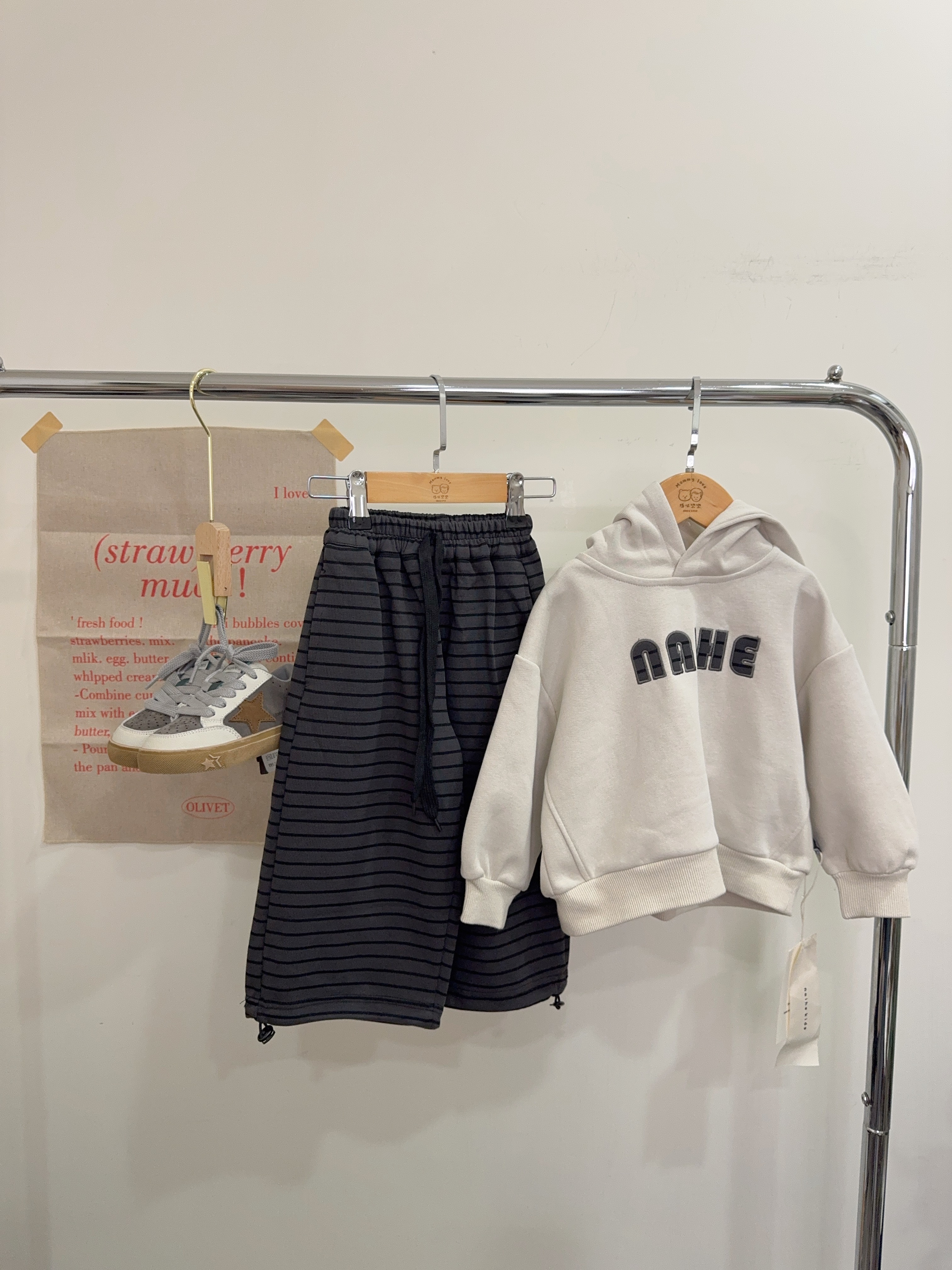 NH6728貼布連帽上衣＋條紋褲套裝c199