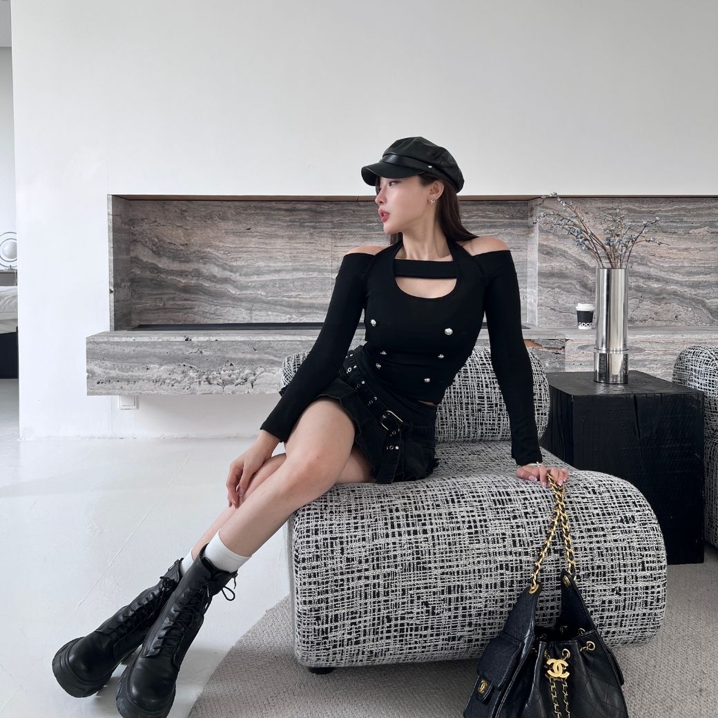 【留洋大小姐】DOMISS辣妹鏤空上衣套裝 露肩上衣 設計感軍裝上衣(現貨)