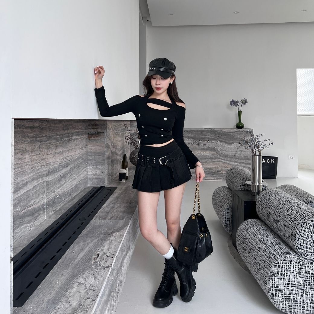 【留洋大小姐】DOMISS辣妹鏤空上衣套裝 露肩上衣 設計感軍裝上衣(現貨)