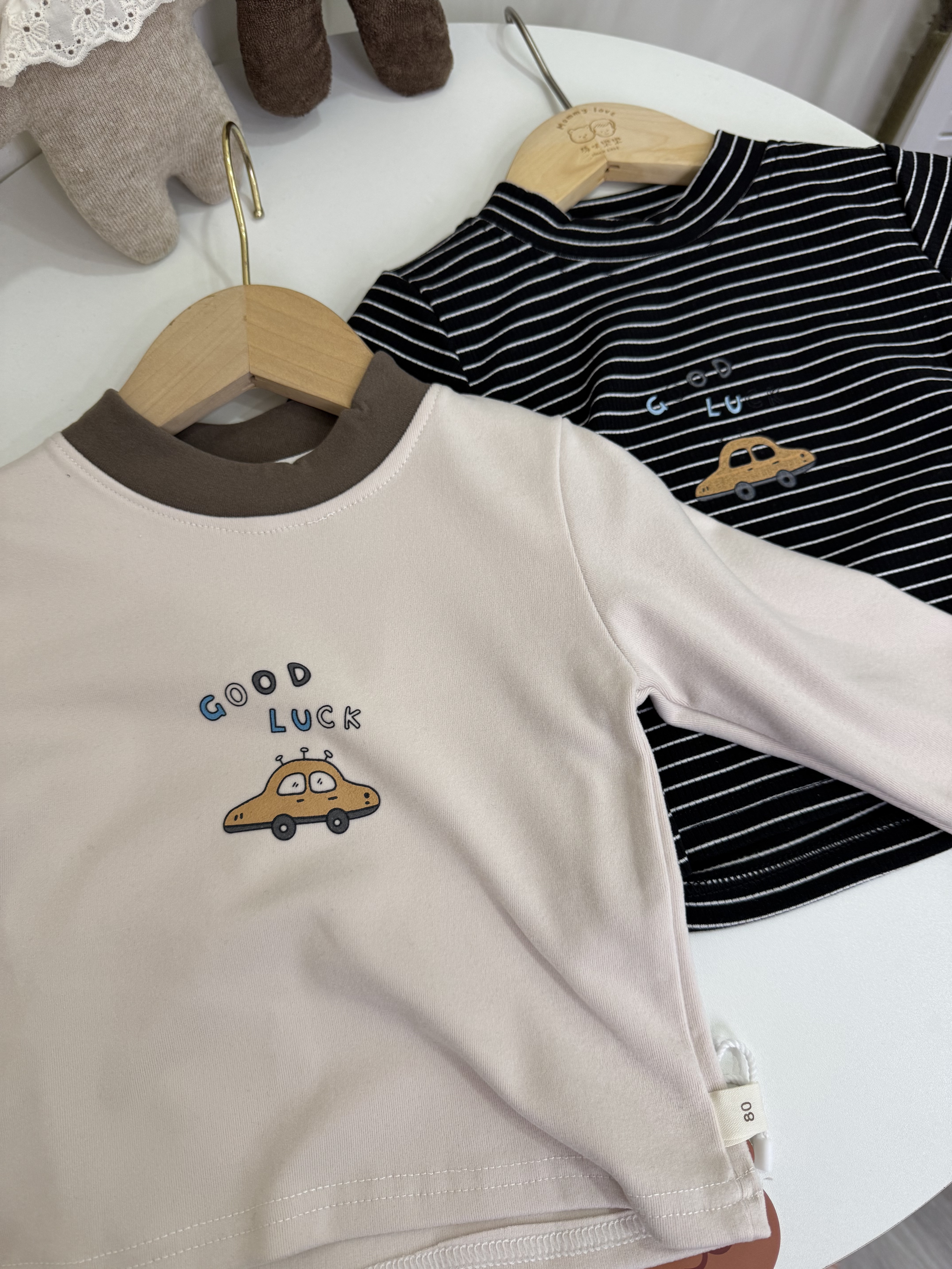 8026-3/8013-3小車車磨毛上衣c57