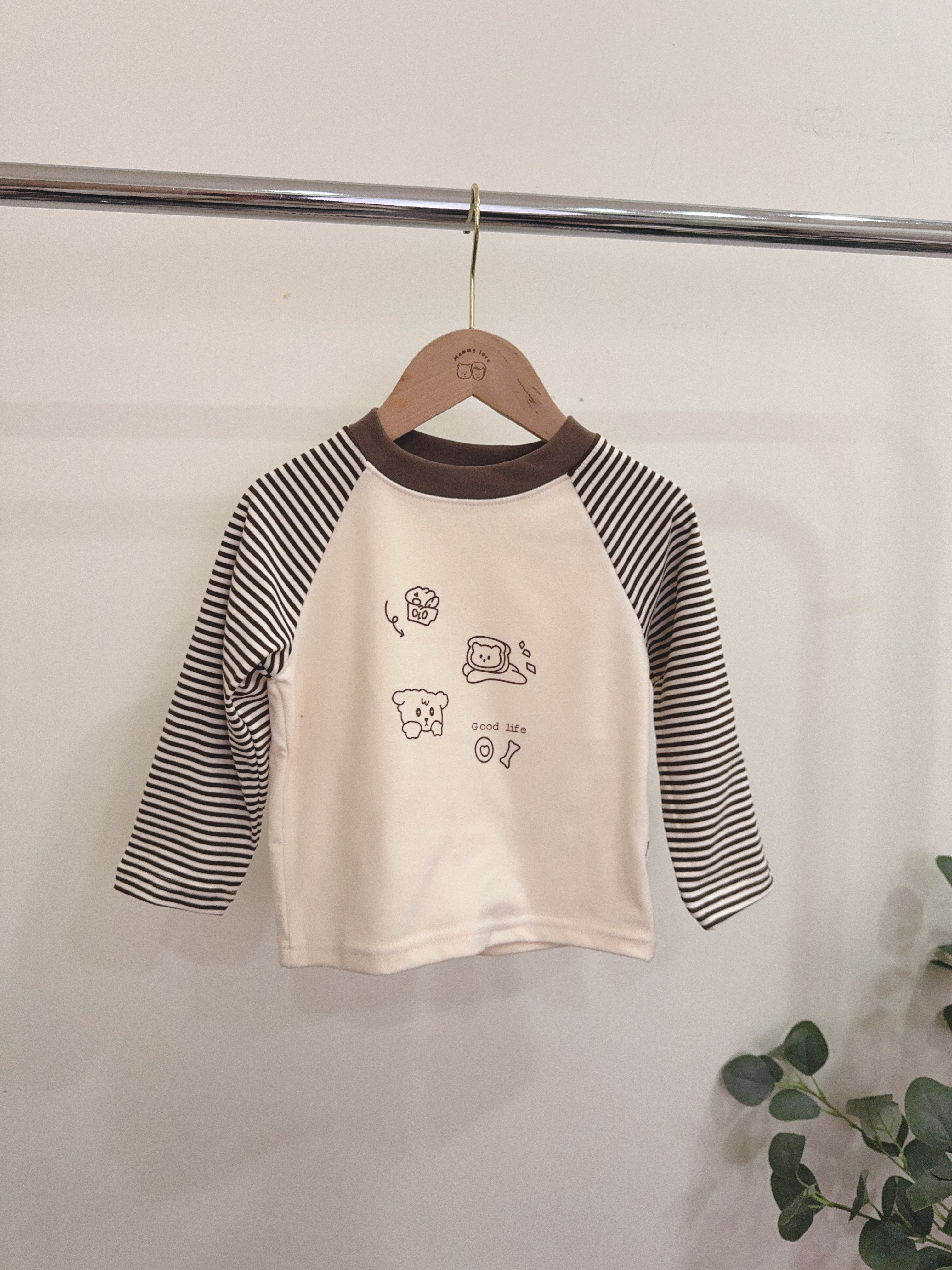 8015-3童趣咖色條紋拼接上衣c63