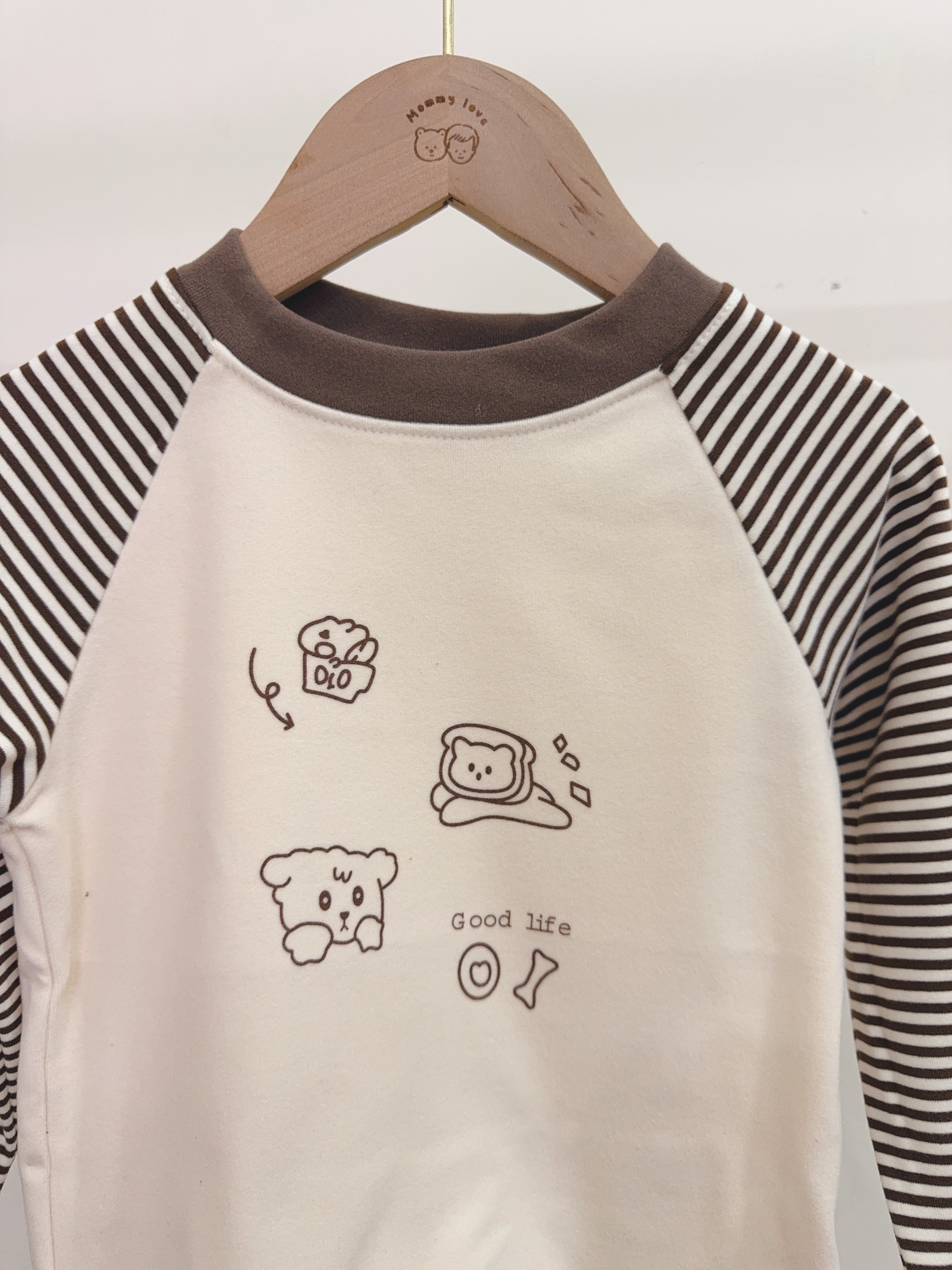 8015-3童趣咖色條紋拼接上衣c63