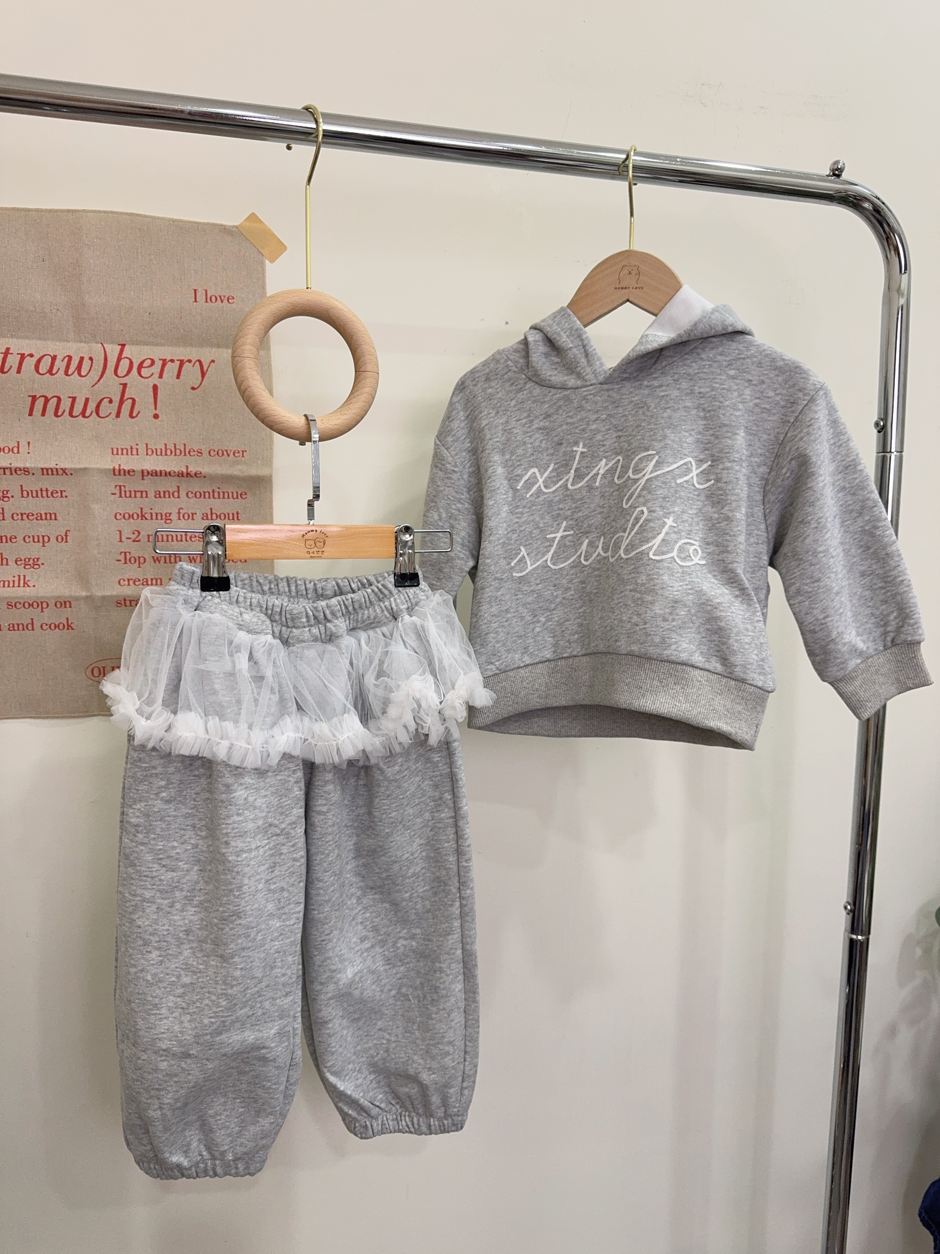 9516女孩接紗縮口褲＋連帽上衣套裝c73