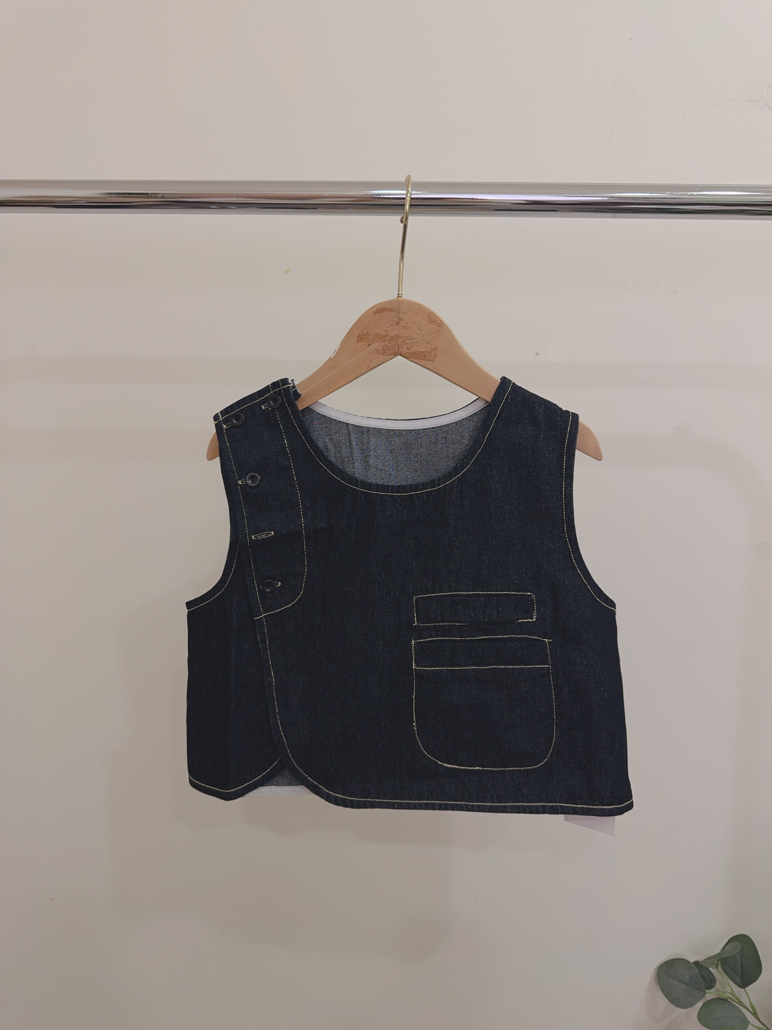 186292造型背心c81