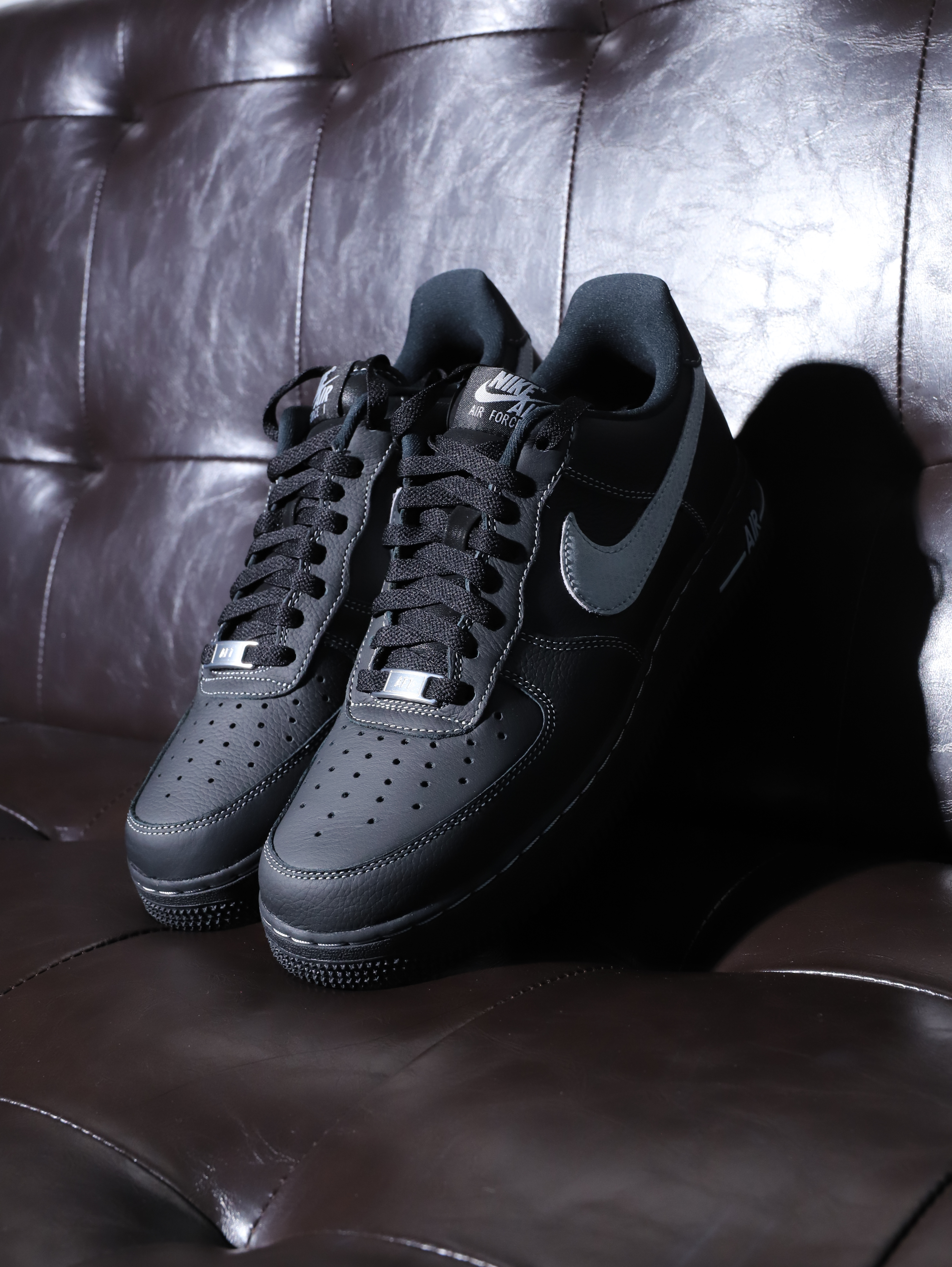 [特價售出無退換] 男女鞋 NIKE AIR FORCE 1 AF1 全白 藍勾 全黑 紫勾 米棕 紫羅蘭 刺繡 縫線 黑白灰【 HQ2037-006】黑紫【HQ2037-001】白藍【HQ2037-100】米棕【HQ2037-101】 VLONE 平替 BAF1 Sutures WAF1 25SALE