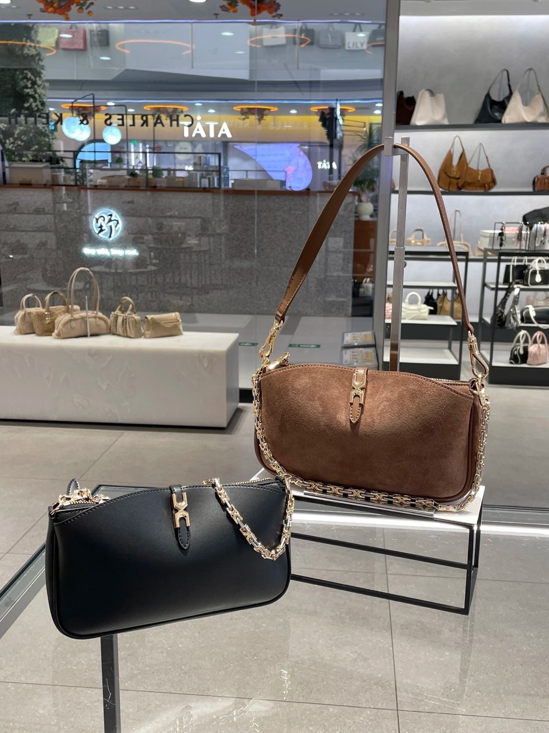 國外限定 CHARLES & KEITH 小CK 鏈條 法棍包