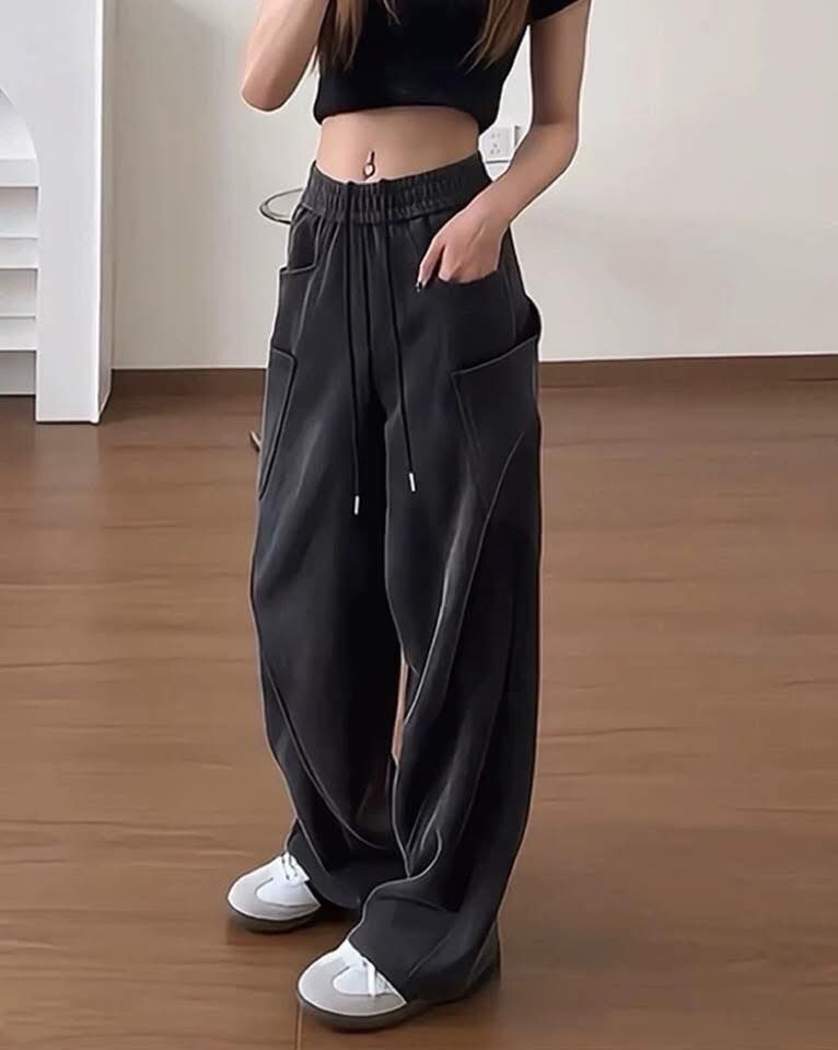 【時髦運動風水洗剪接造型寬褲】（預購）
