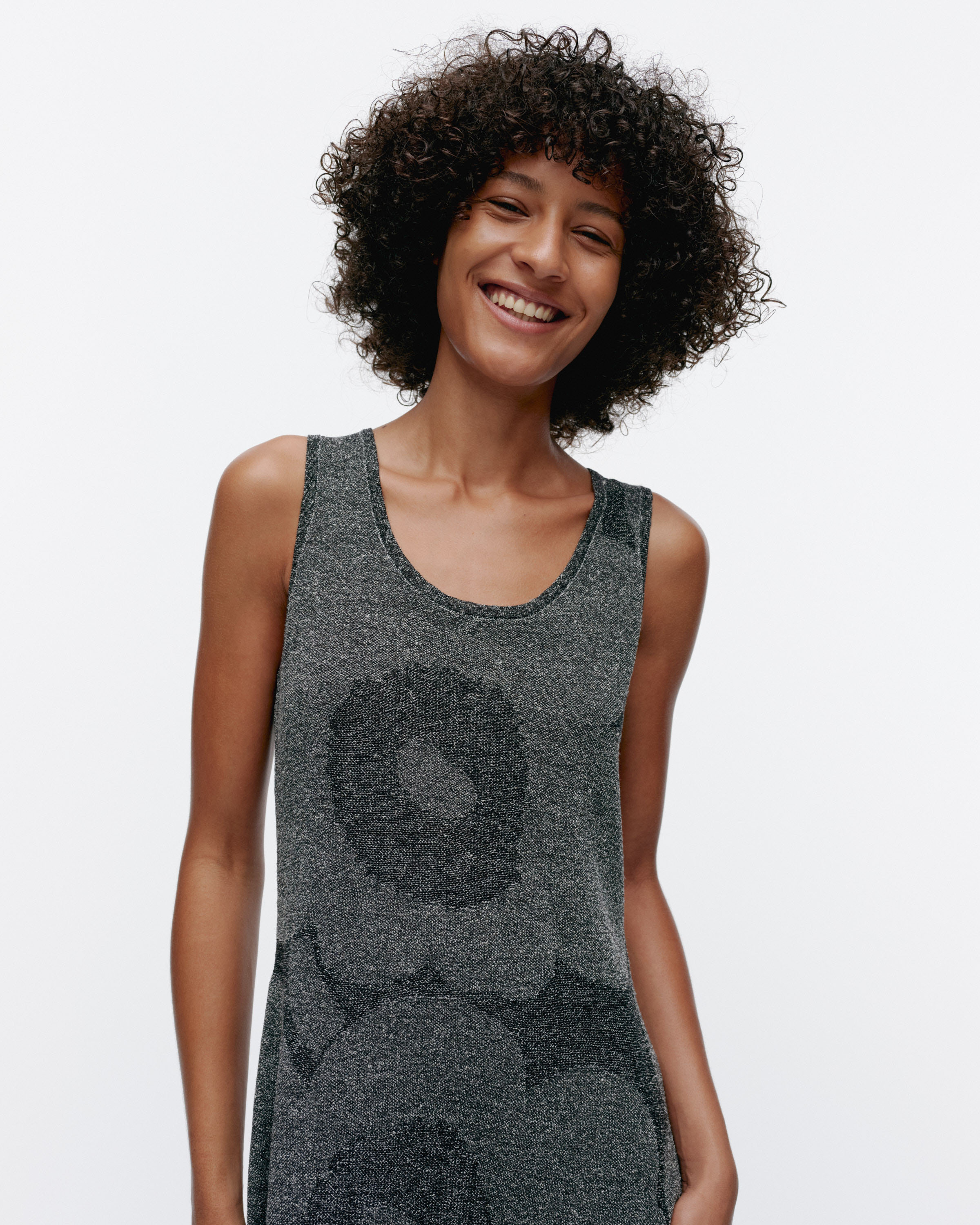 HIIPIÄ UNIKKO 印花洋裝