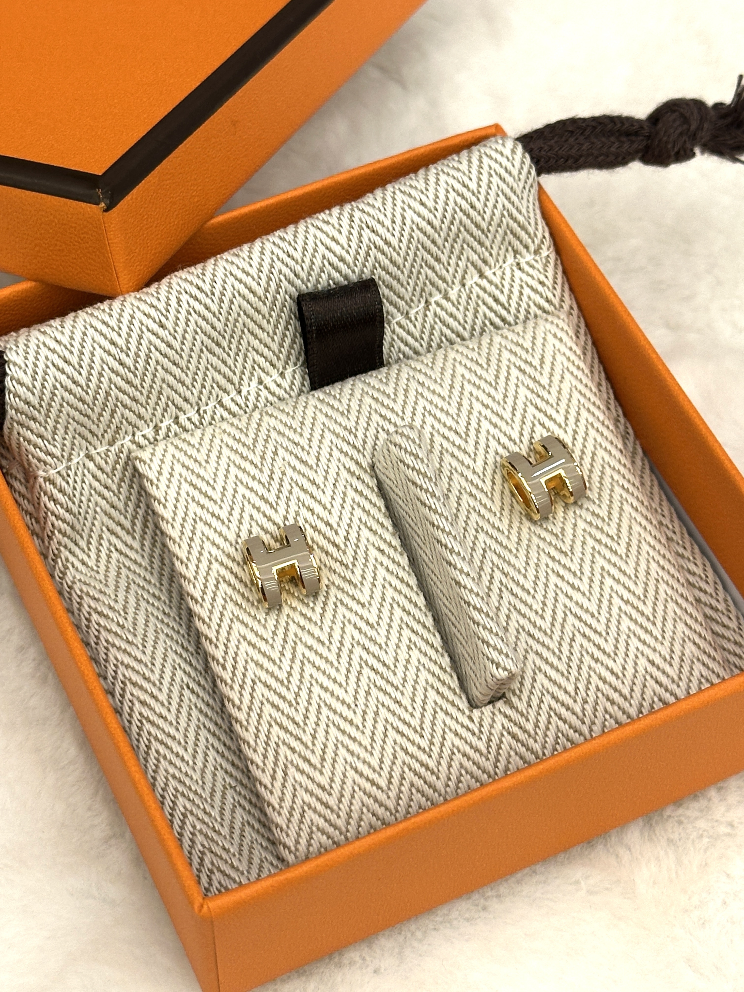 Hermès Mini Pop H earrings chai yellow gold hardware