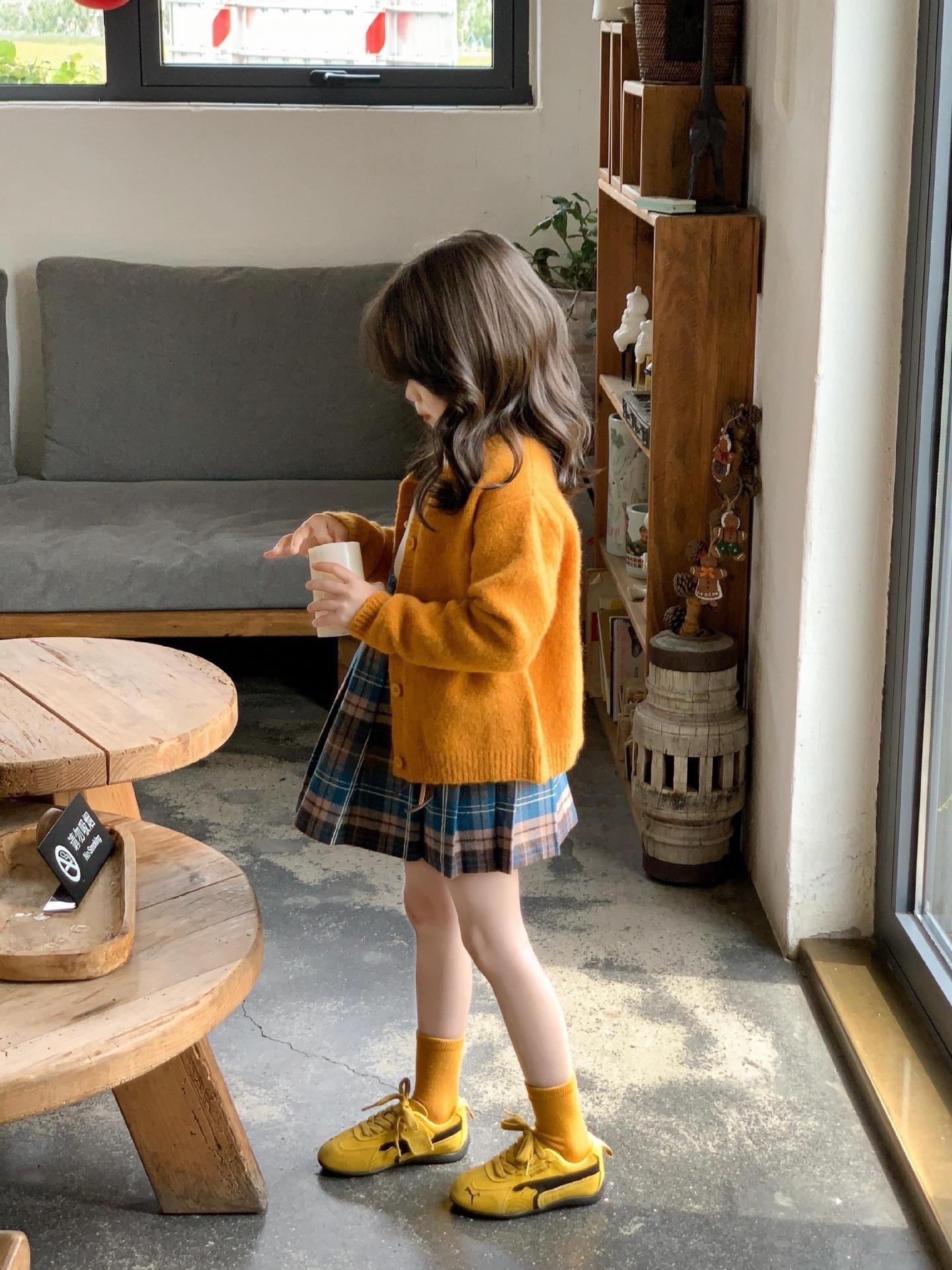 甜美南瓜色針織外套/木耳內搭上衣/格子百褶裙