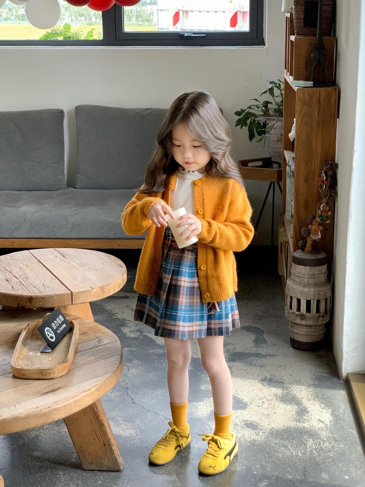 甜美南瓜色針織外套/木耳內搭上衣/格子百褶裙