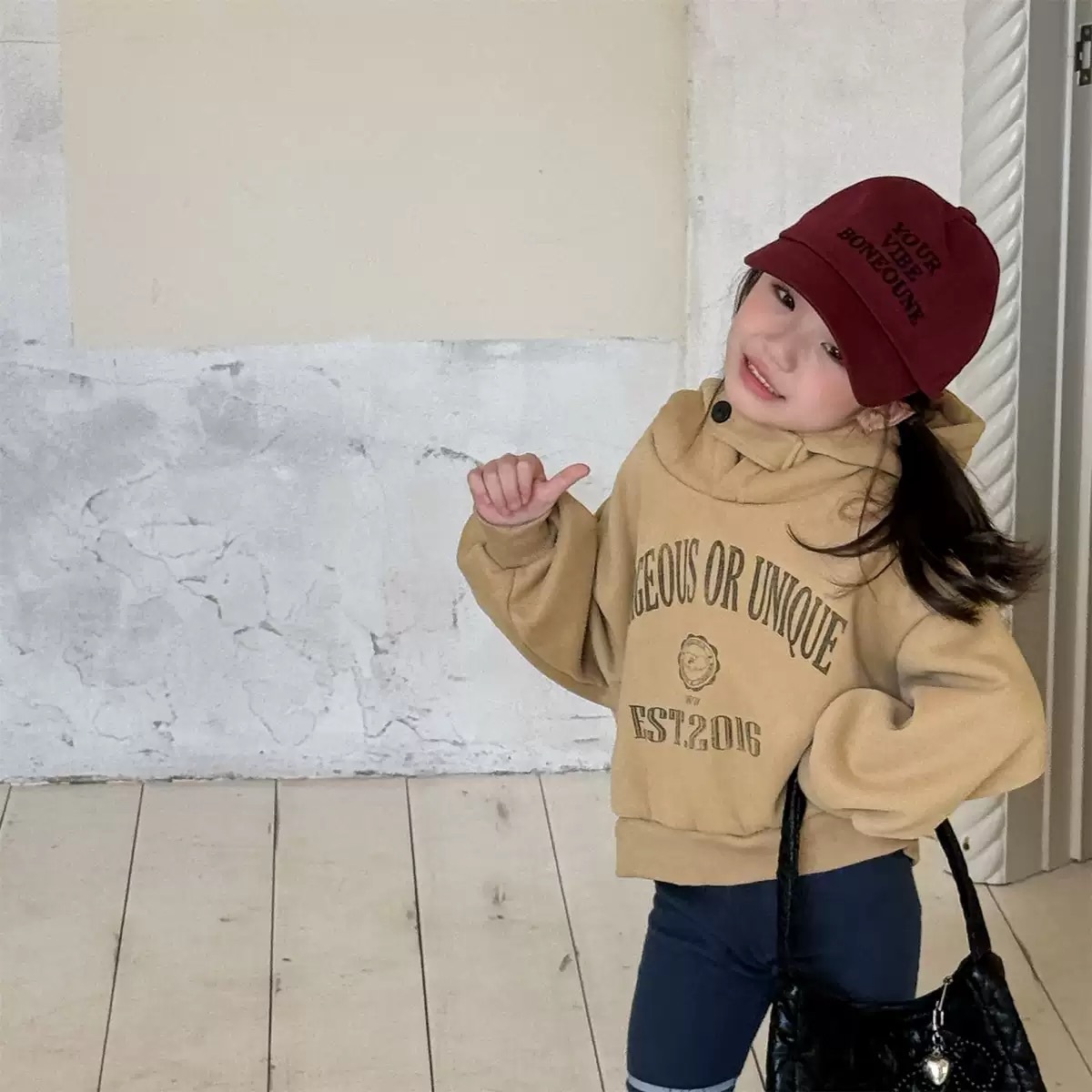 三色美式字母連帽加絨上衣