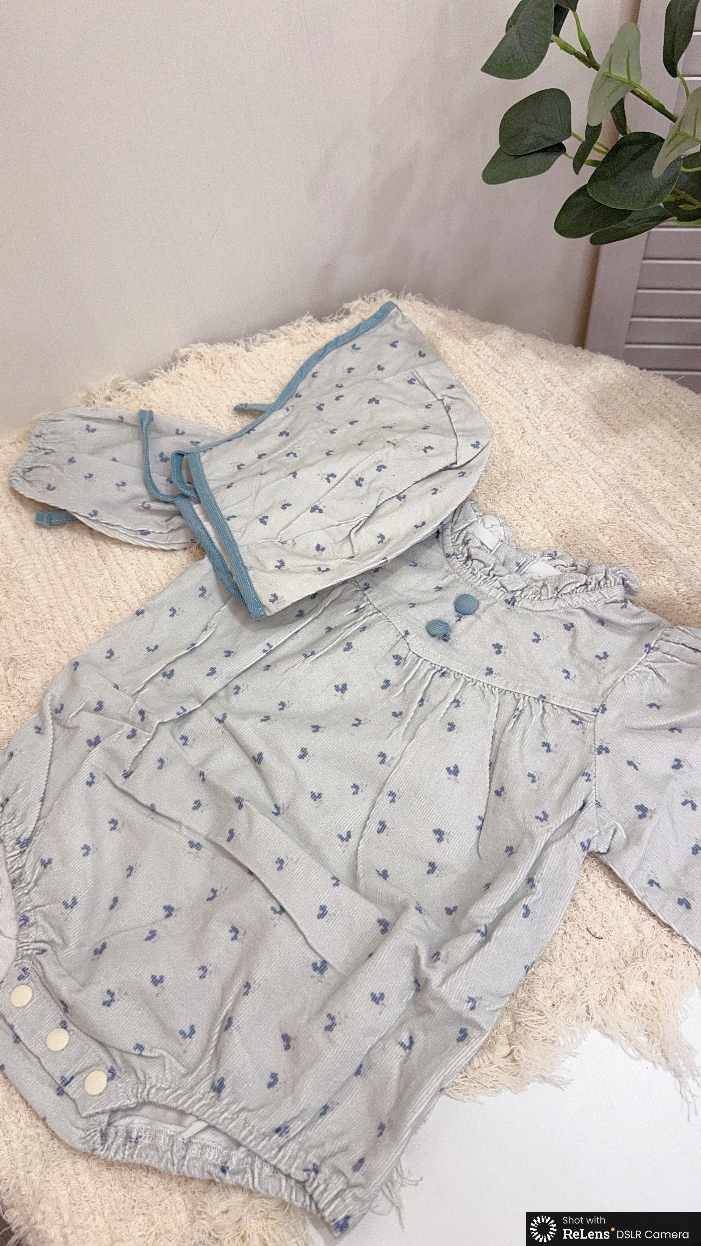 AN25Q8063-1澎袖燈芯絨包屁衣+帽子c99