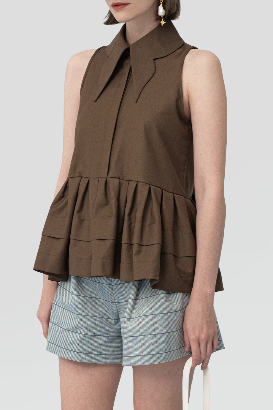 PEGGY HARTANTO｜FEMUR 造型領澎襬拼接無袖襯衫