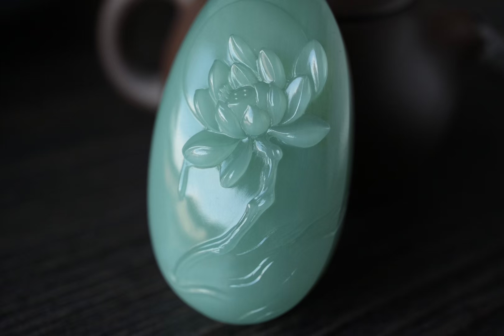 107425 和田玉冰底粉青純手工精雕“和和美美”掛件