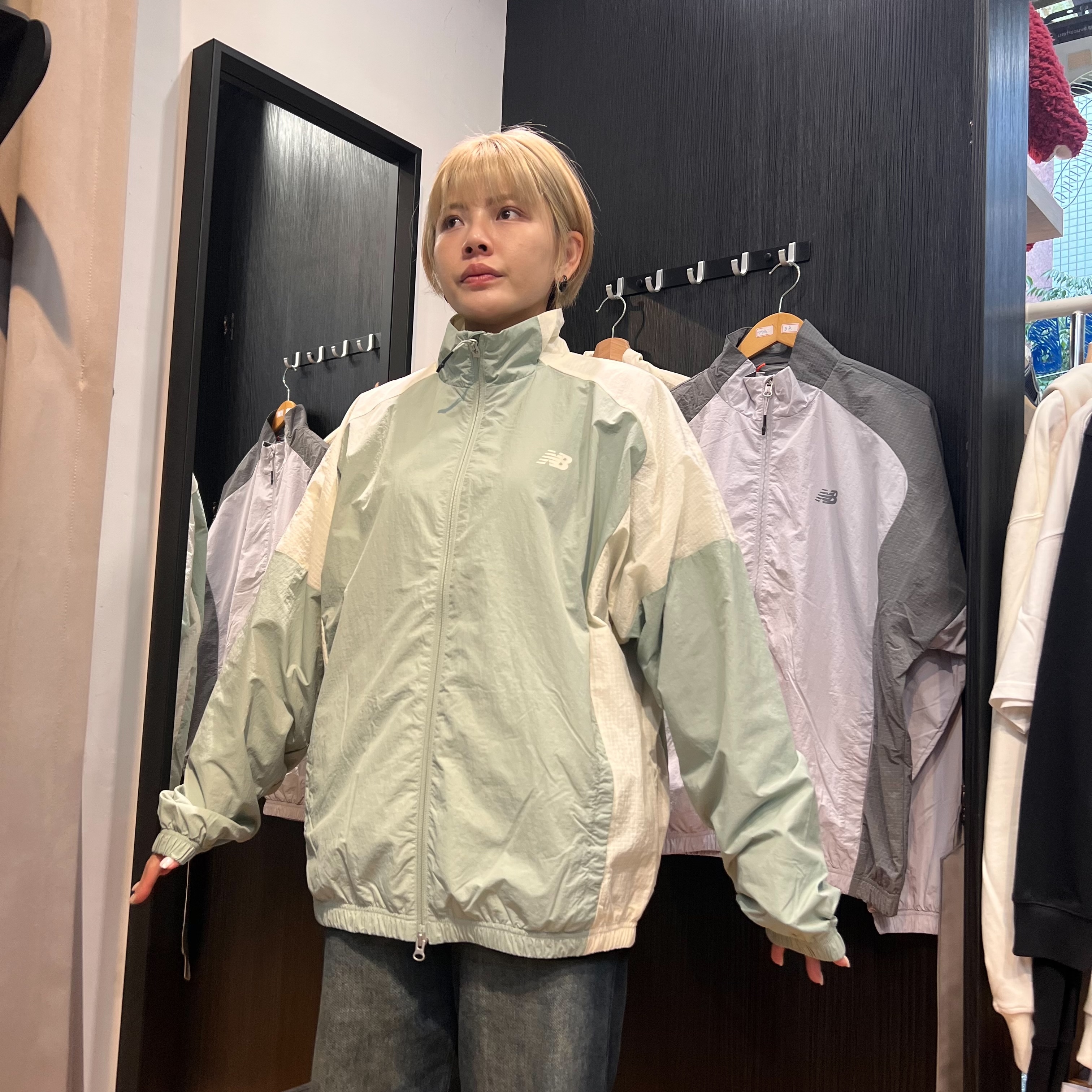 New Balance 防潑水風衣外套 NAF33081 X