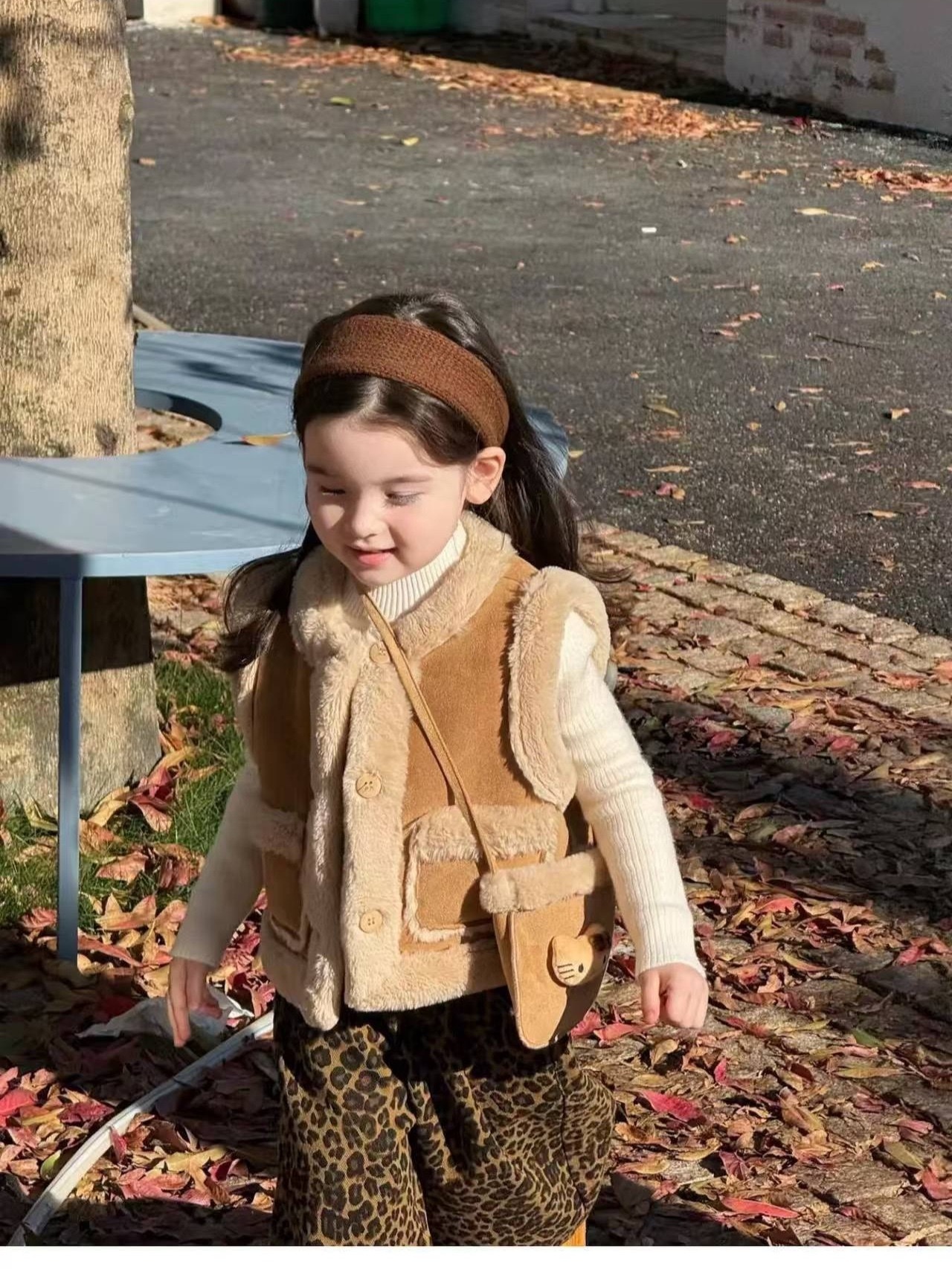 加厚保暖棕色毛毛背心/黃色加絨豹紋褲子